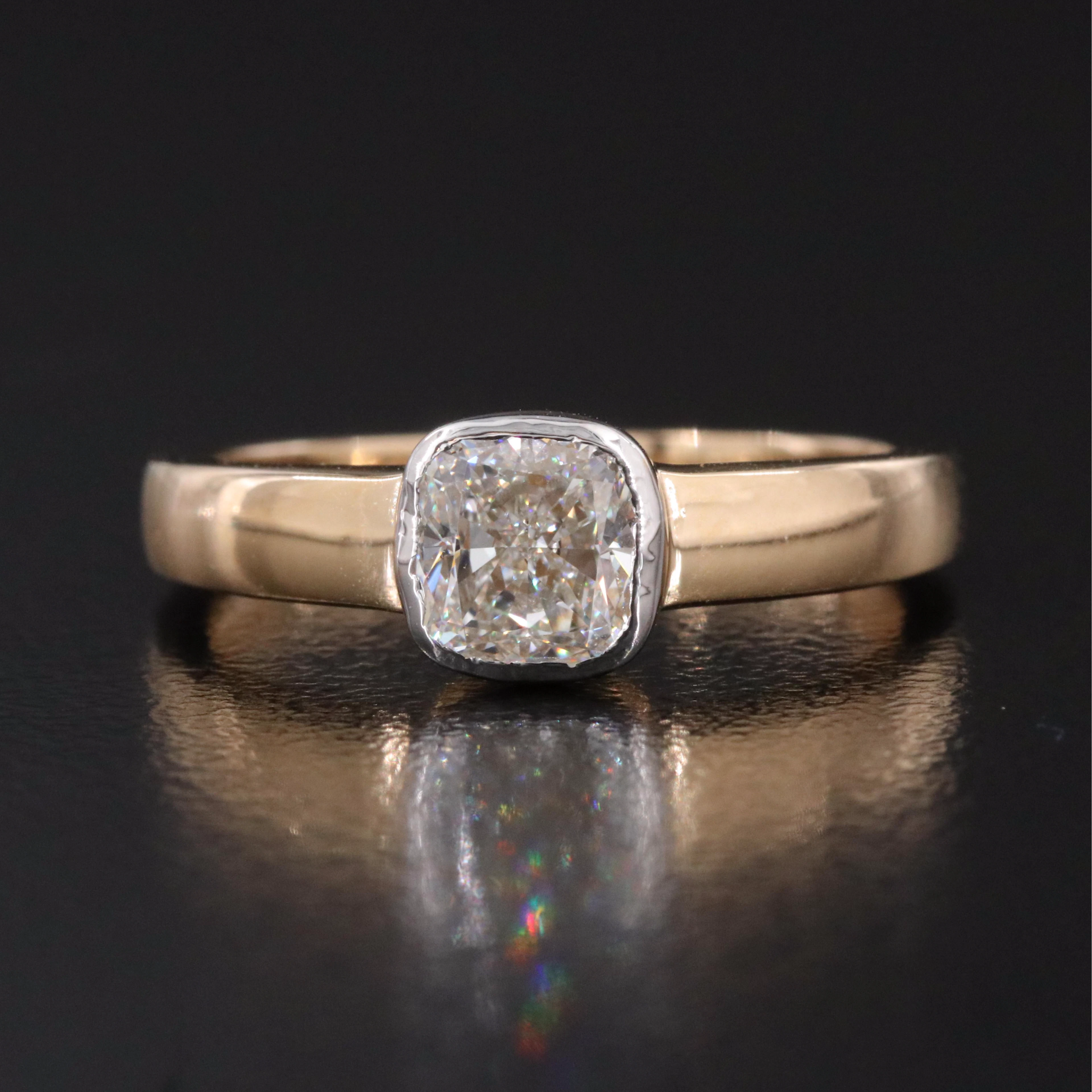 18K 0.90 CT Internally Flawless Diamond Solitaire Ring with GIA Report