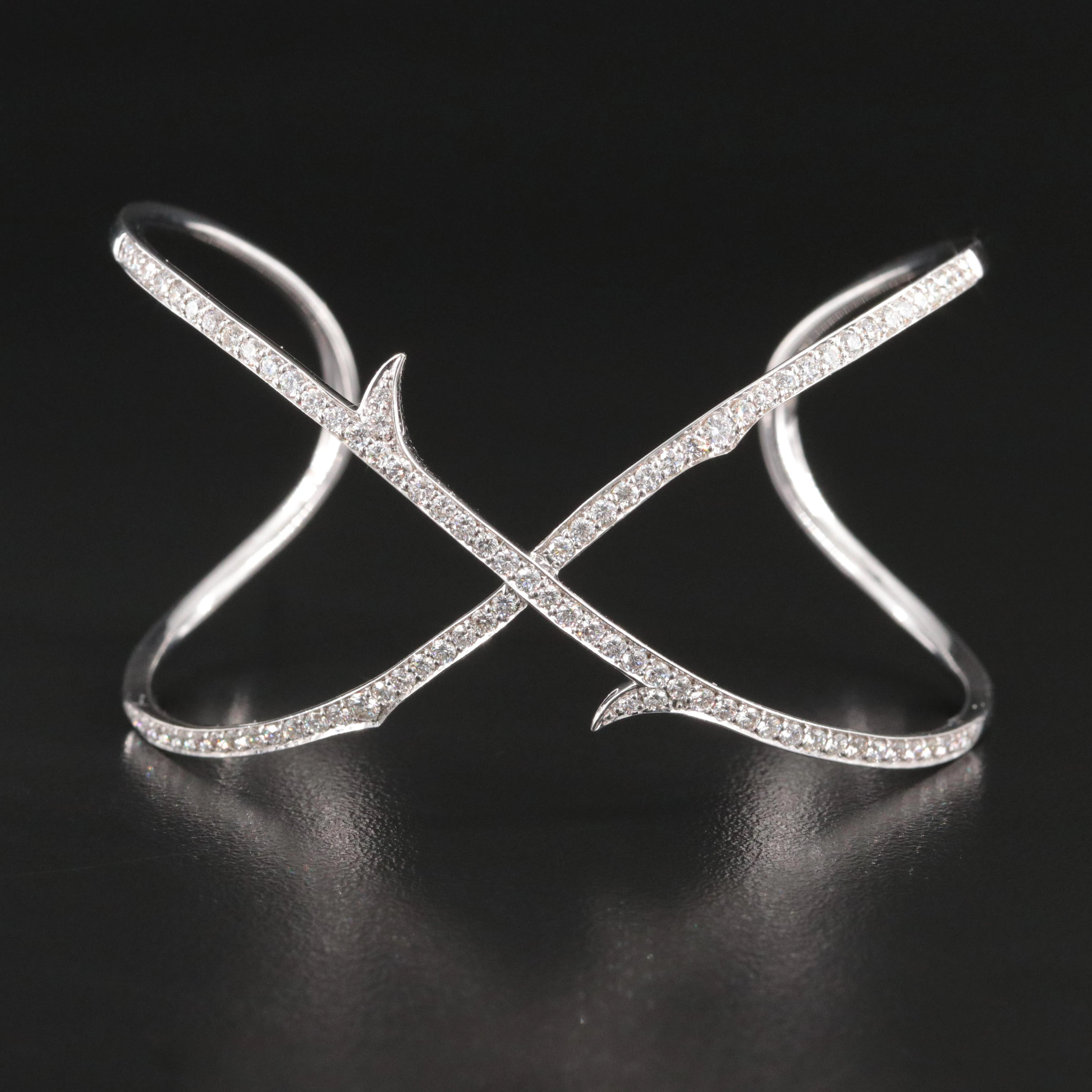 Stephen Webster 18K Thorn Stem Crossover Cuff