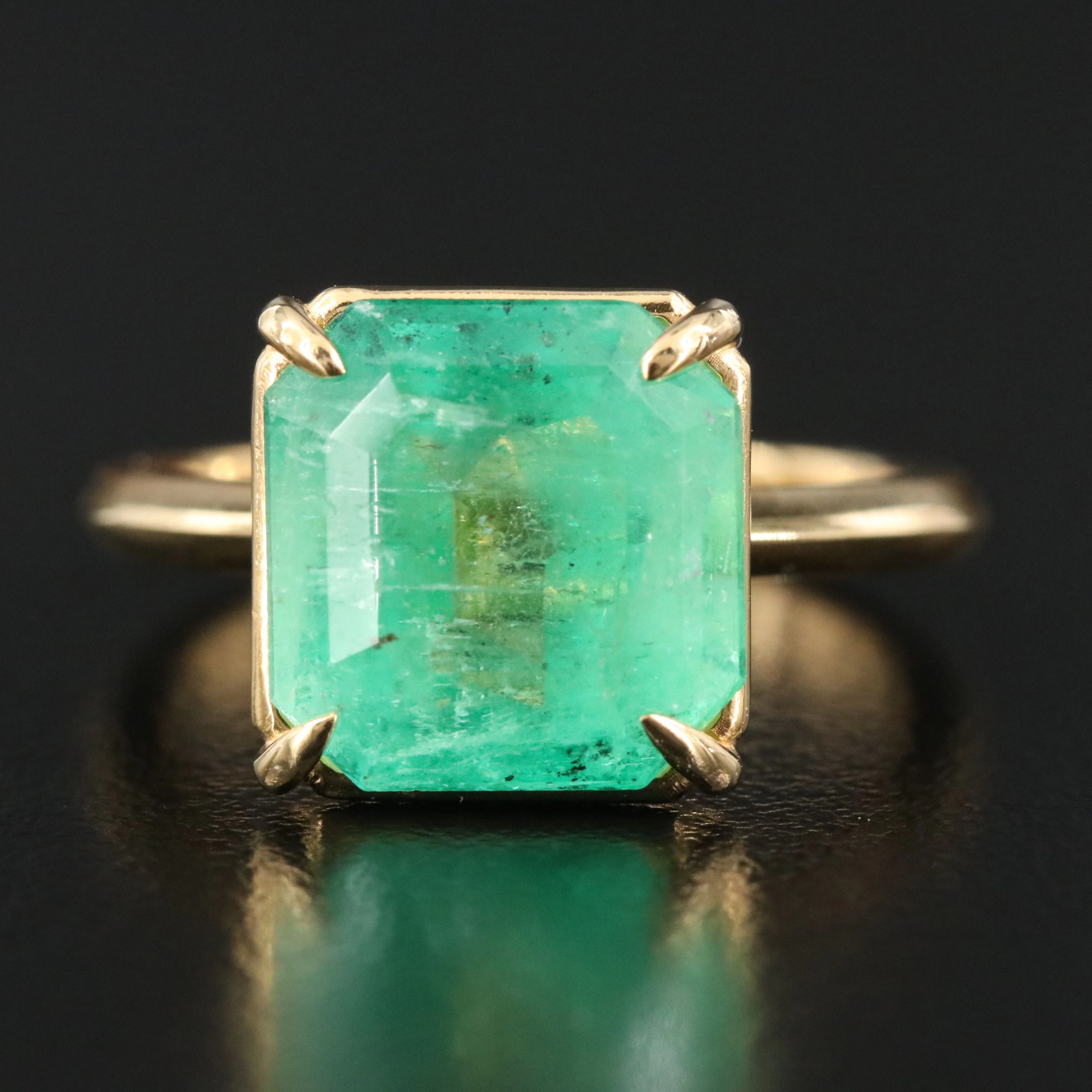 14K 5.23 CT Colombia Emerald Solitaire Ring with IGI Report