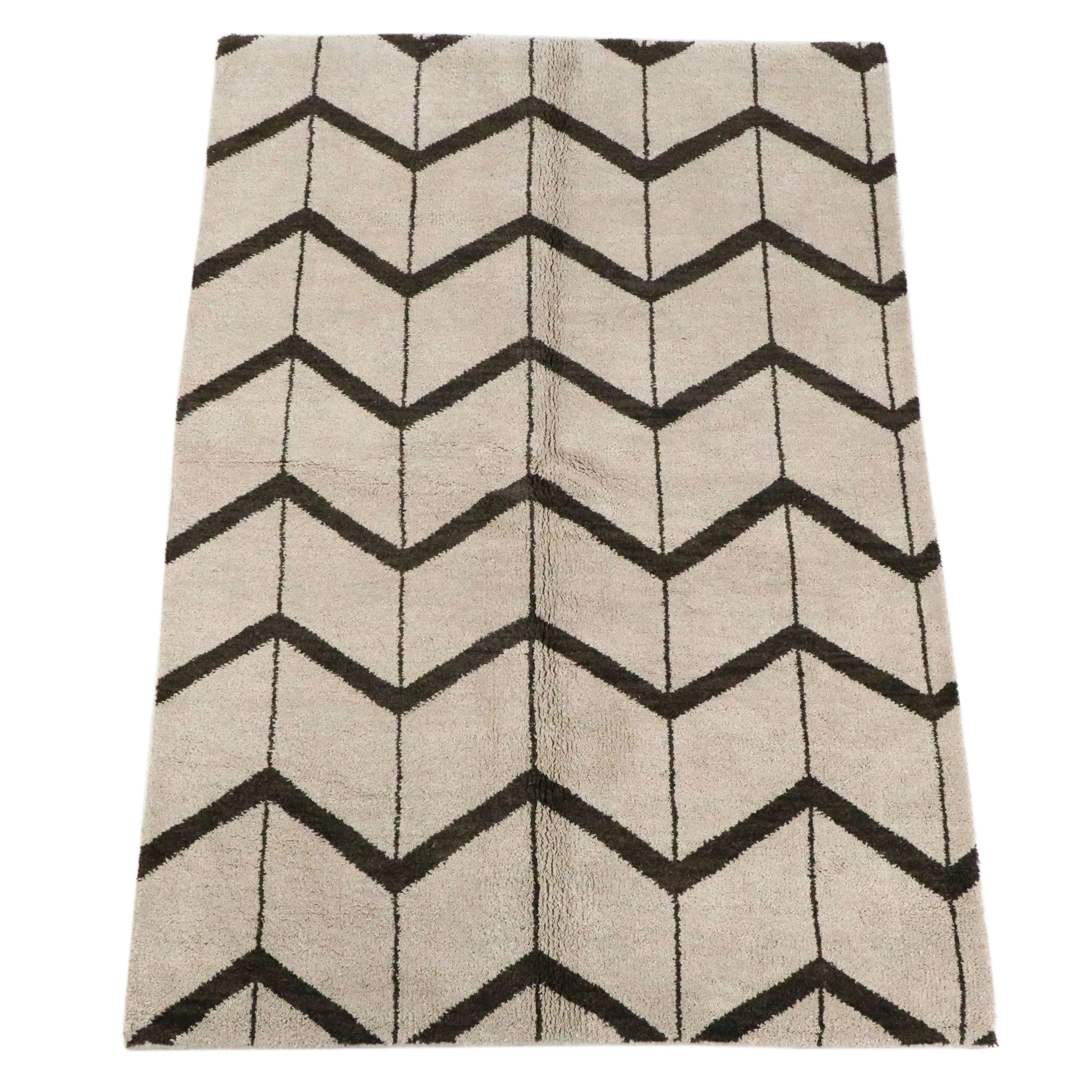 5'1 x 7'9 Hand-Knotted Indian Area Rug