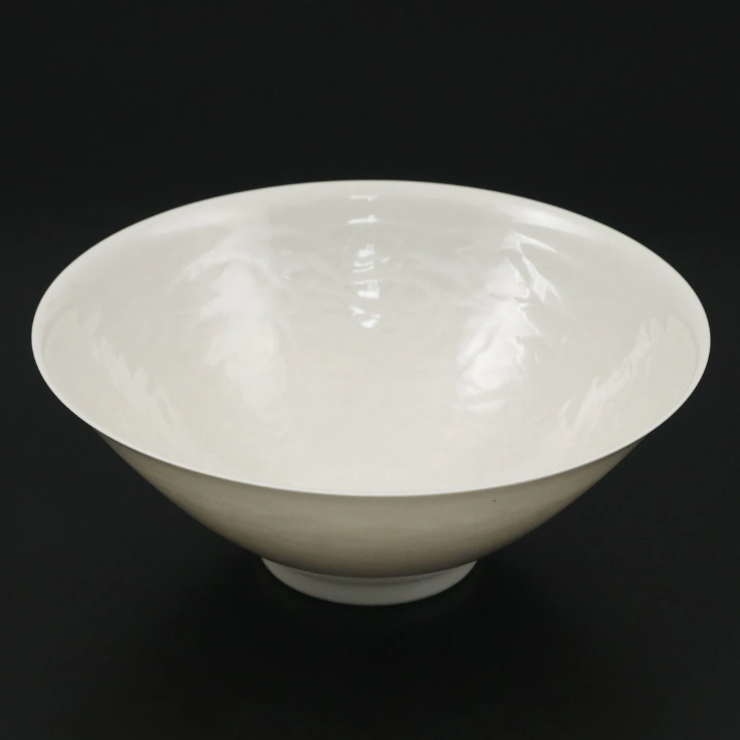 Vintage Kaiji Tsukamoto White Porcelain Fish and Leaf Bowl, Mid-20th Century