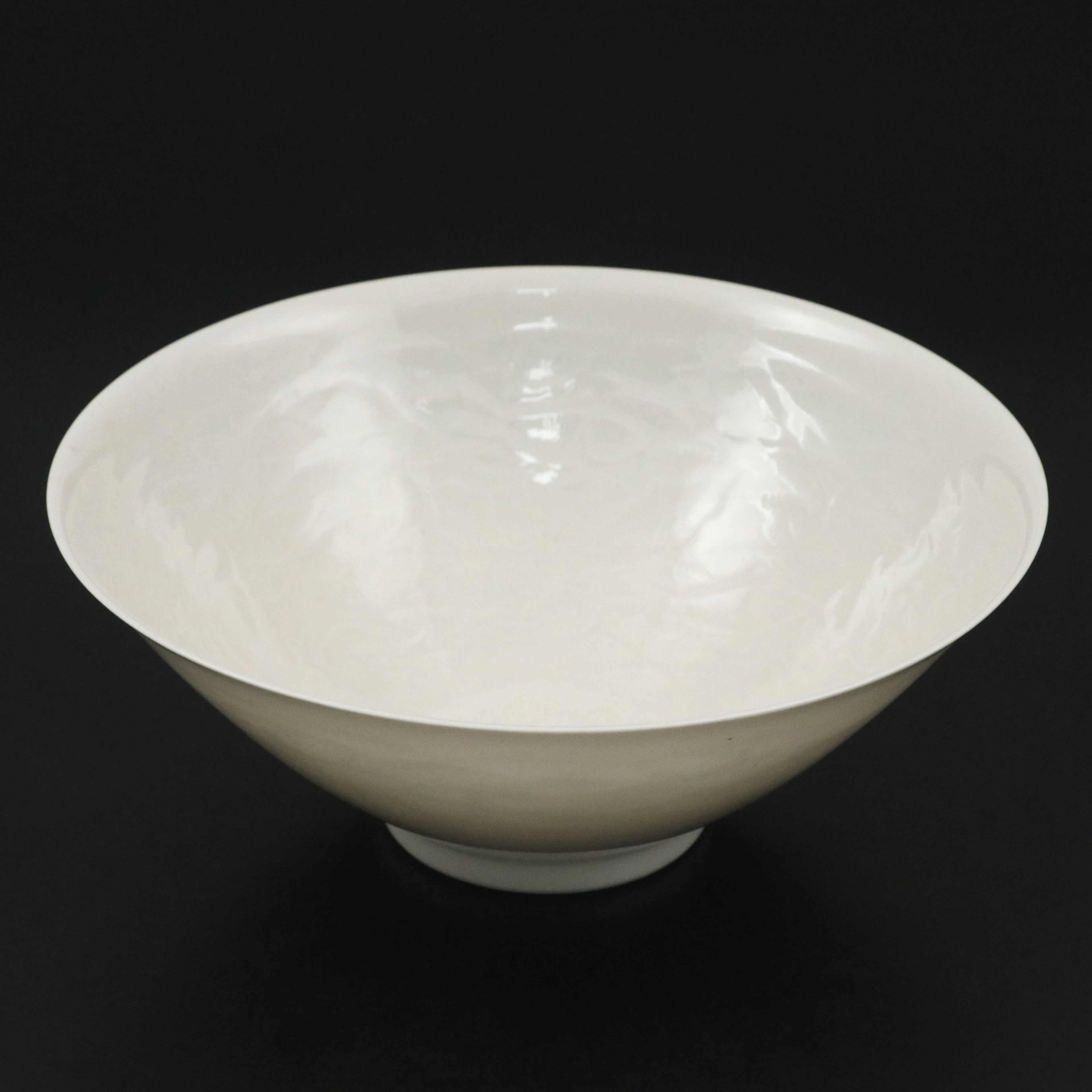 Vintage Kaiji Tsukamoto White Porcelain Fish and Leaf Bowl, Mid-20th Century