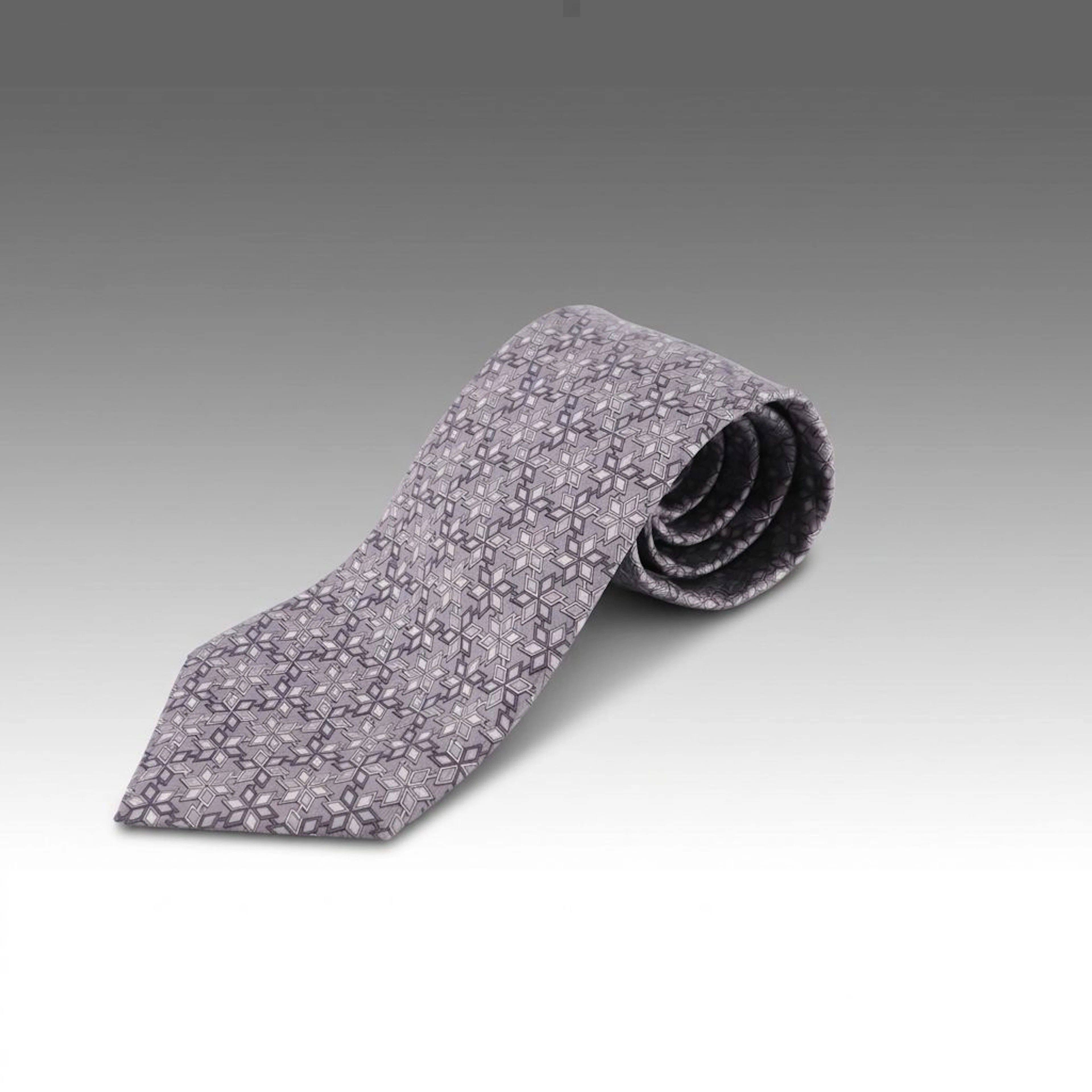 Hermès Geometric Star Pattern Necktie in Silk Twill