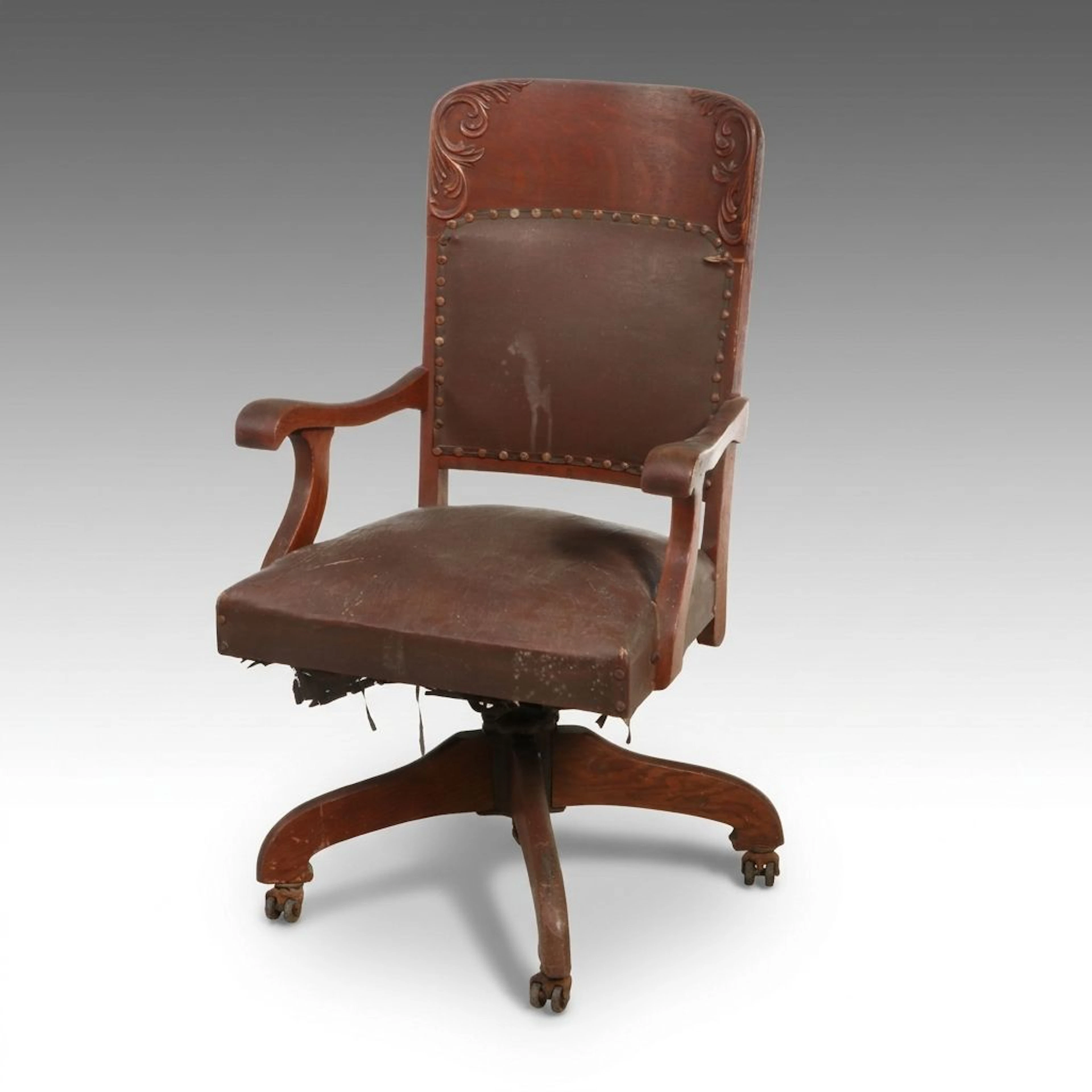 Late Victorian Oak Office Chair, Late 19th Century