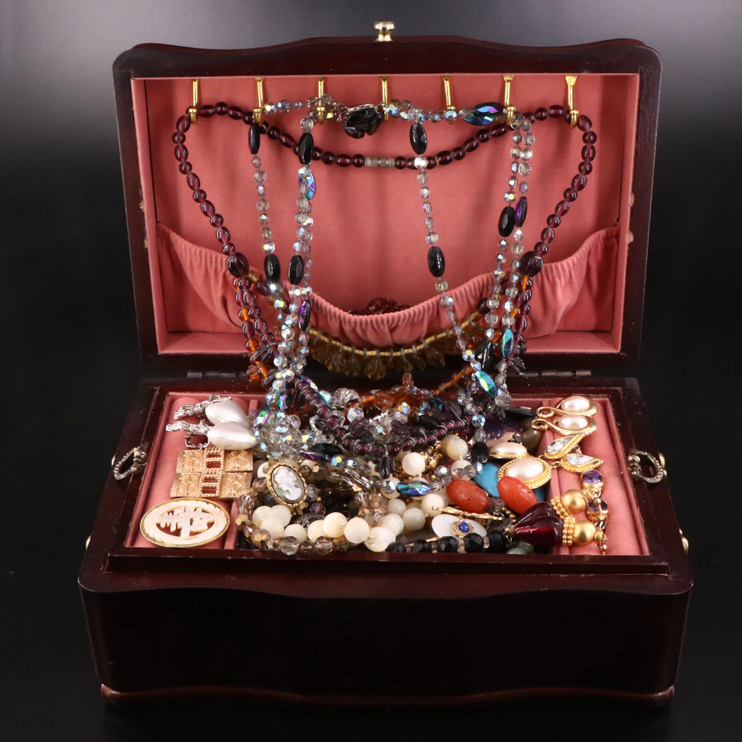 Uncommon Discoveries: Jewelry Collection