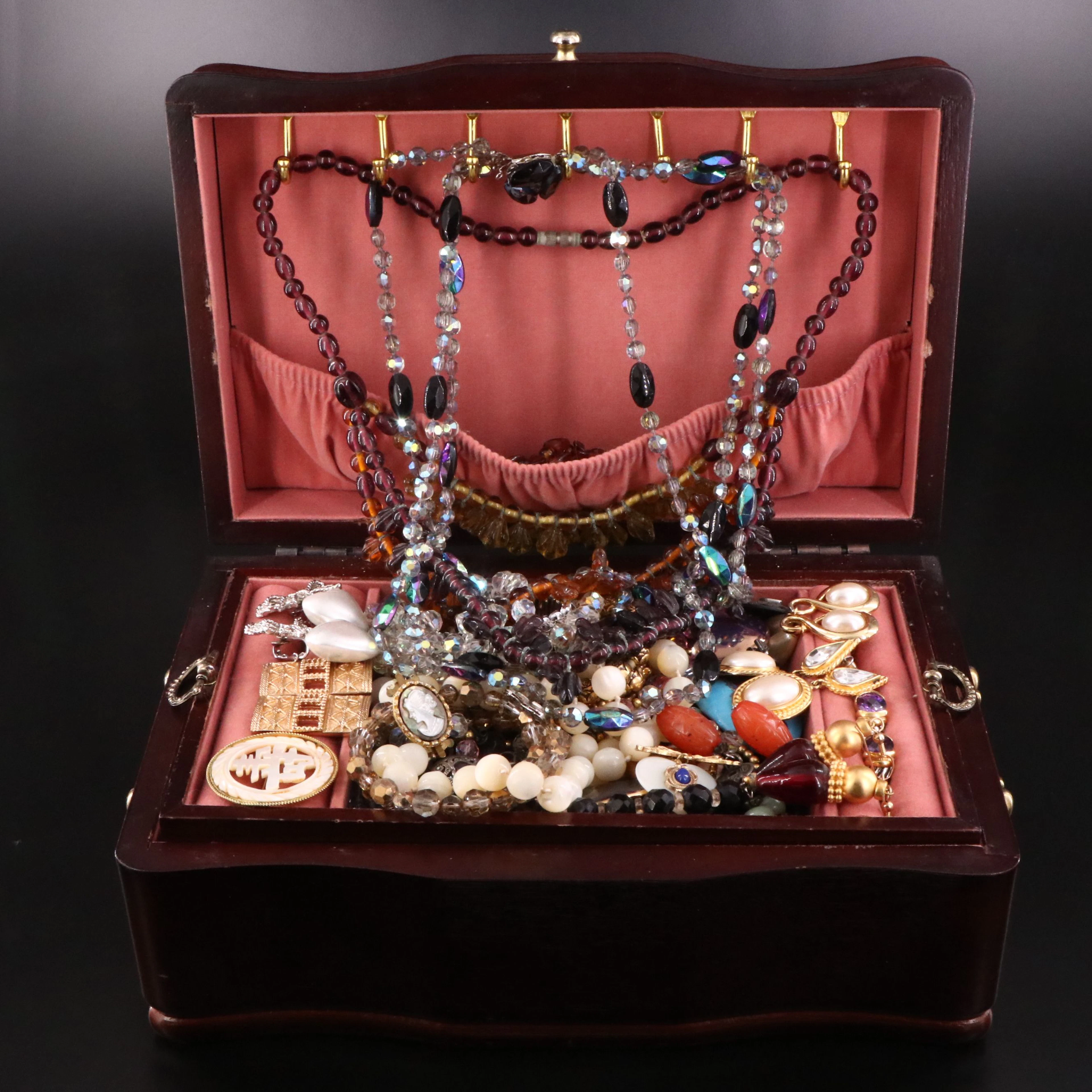 Uncommon Discoveries: Jewelry Collection