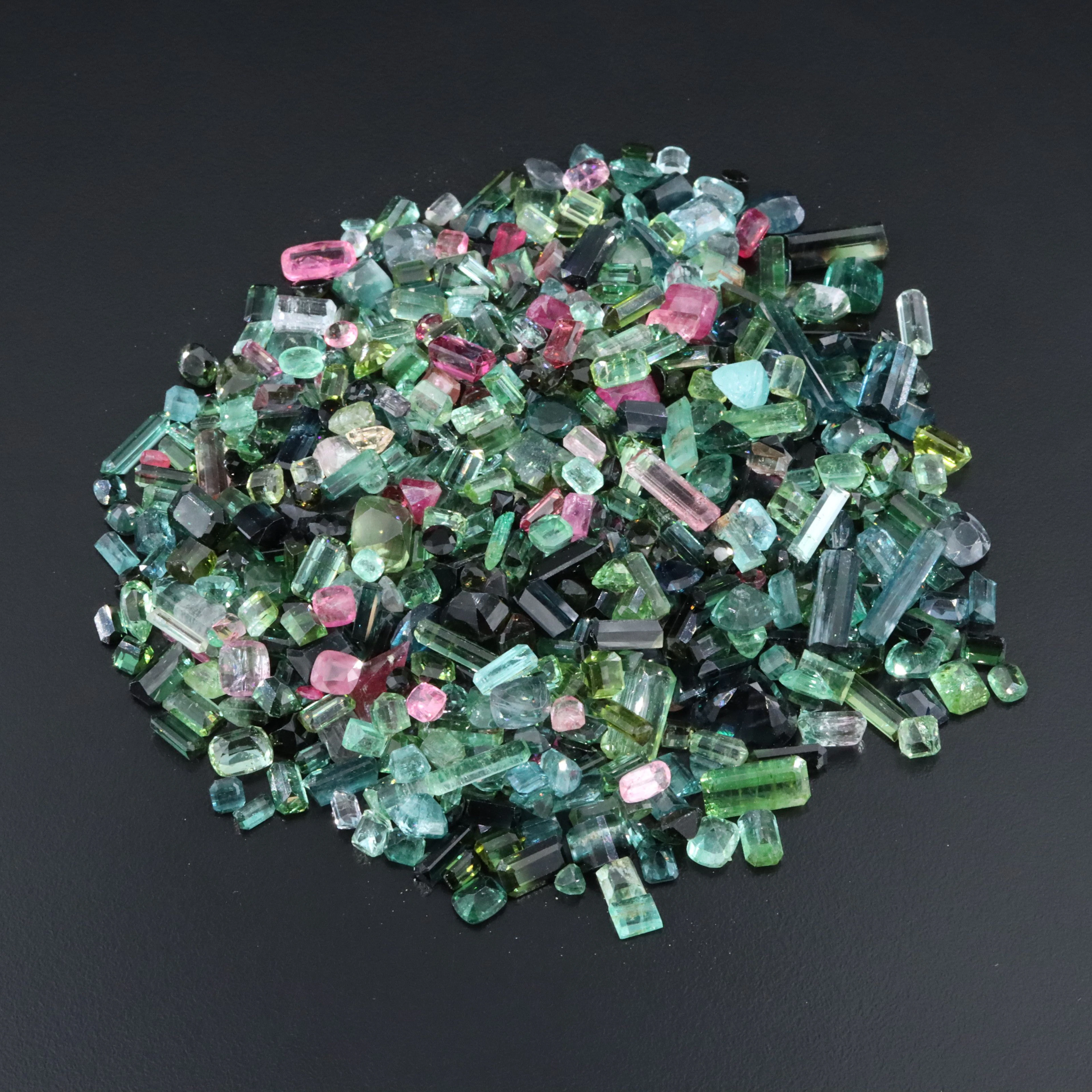 Loose 671.00 CTW Gemstone Lot Including Tourmaline, Emerald and Spinel