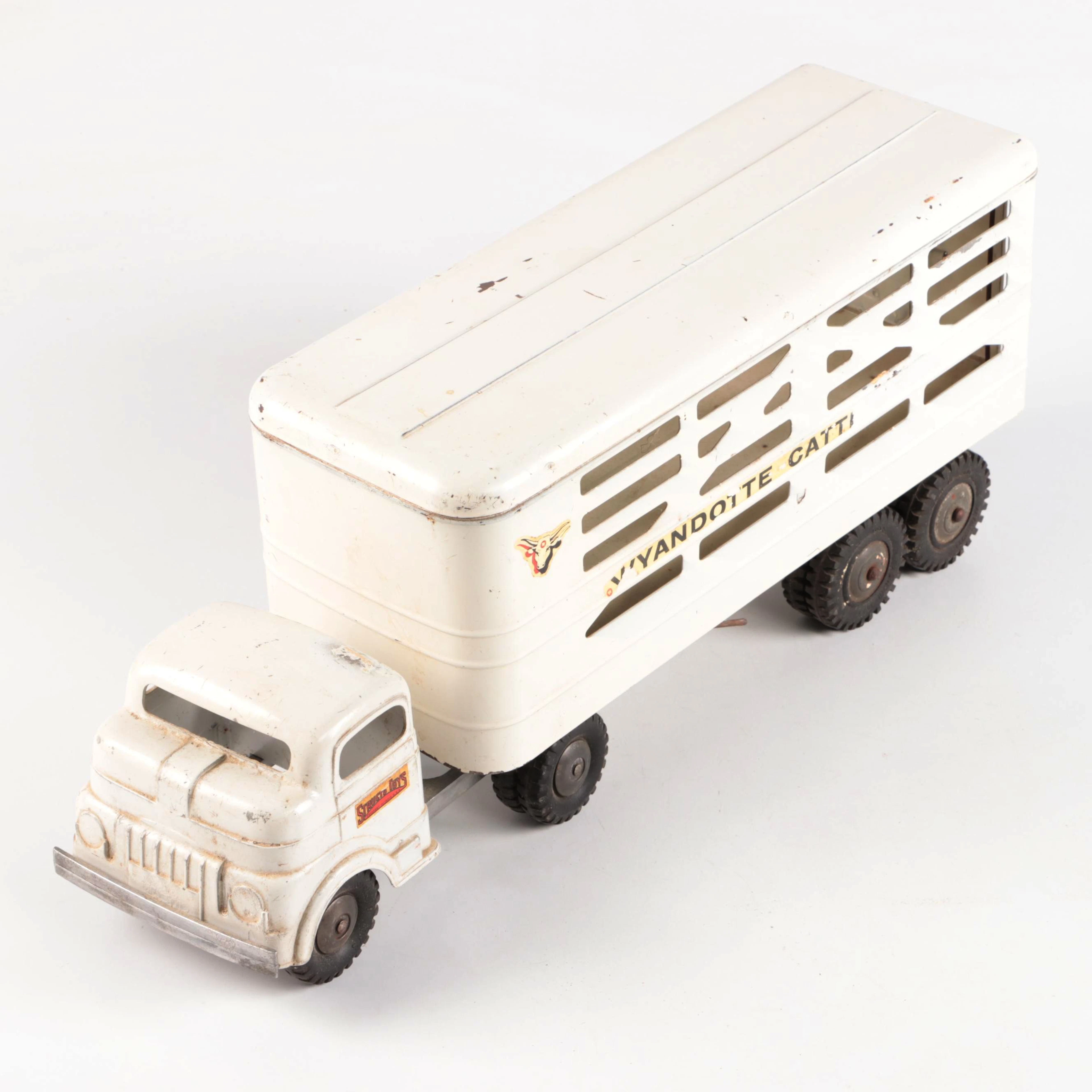 Structo "Wyandotte Cattle Vans" Pressed Steel Toy Truck, Mid-20th Century