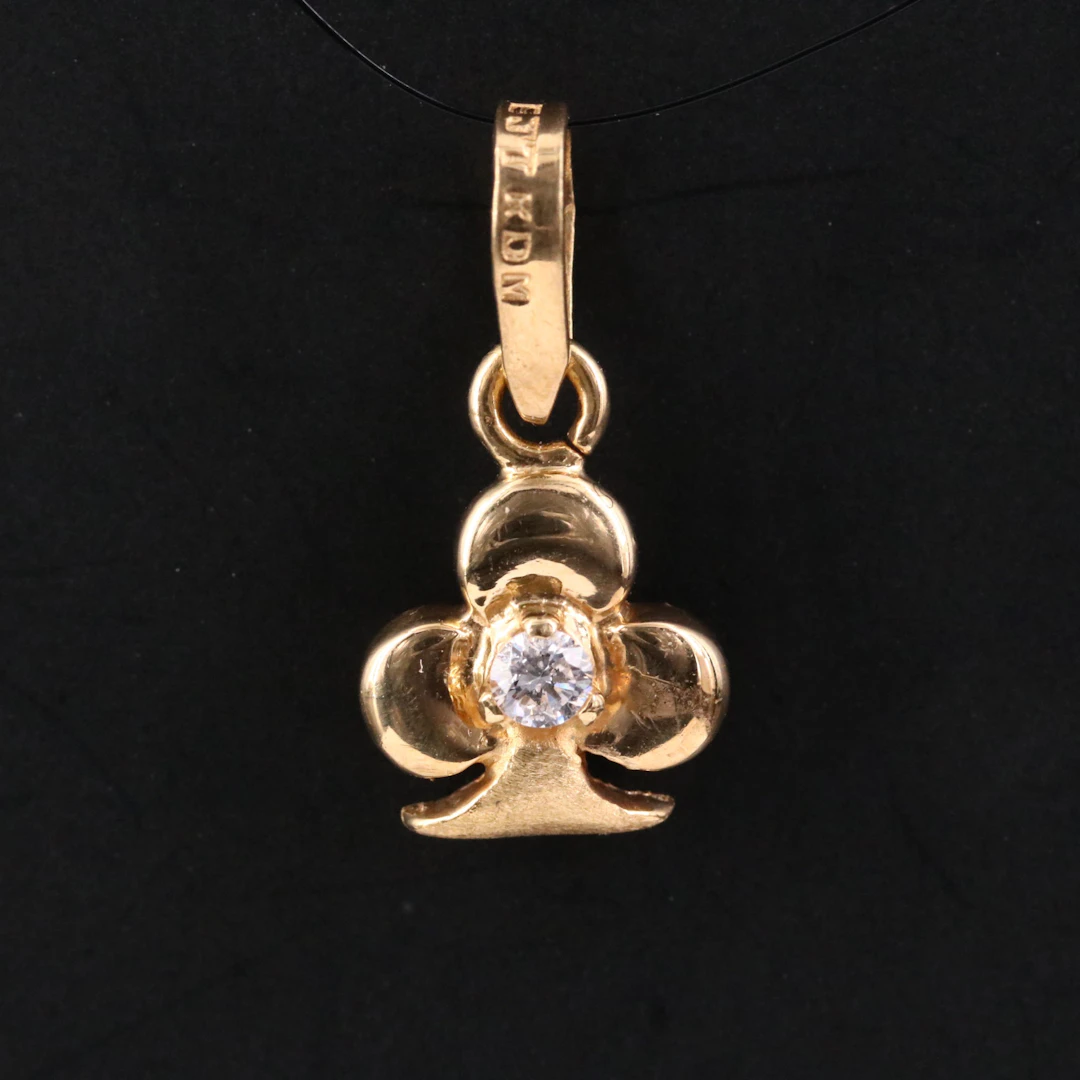 22K 0.07 CT Diamond Ace of Clubs Pendant