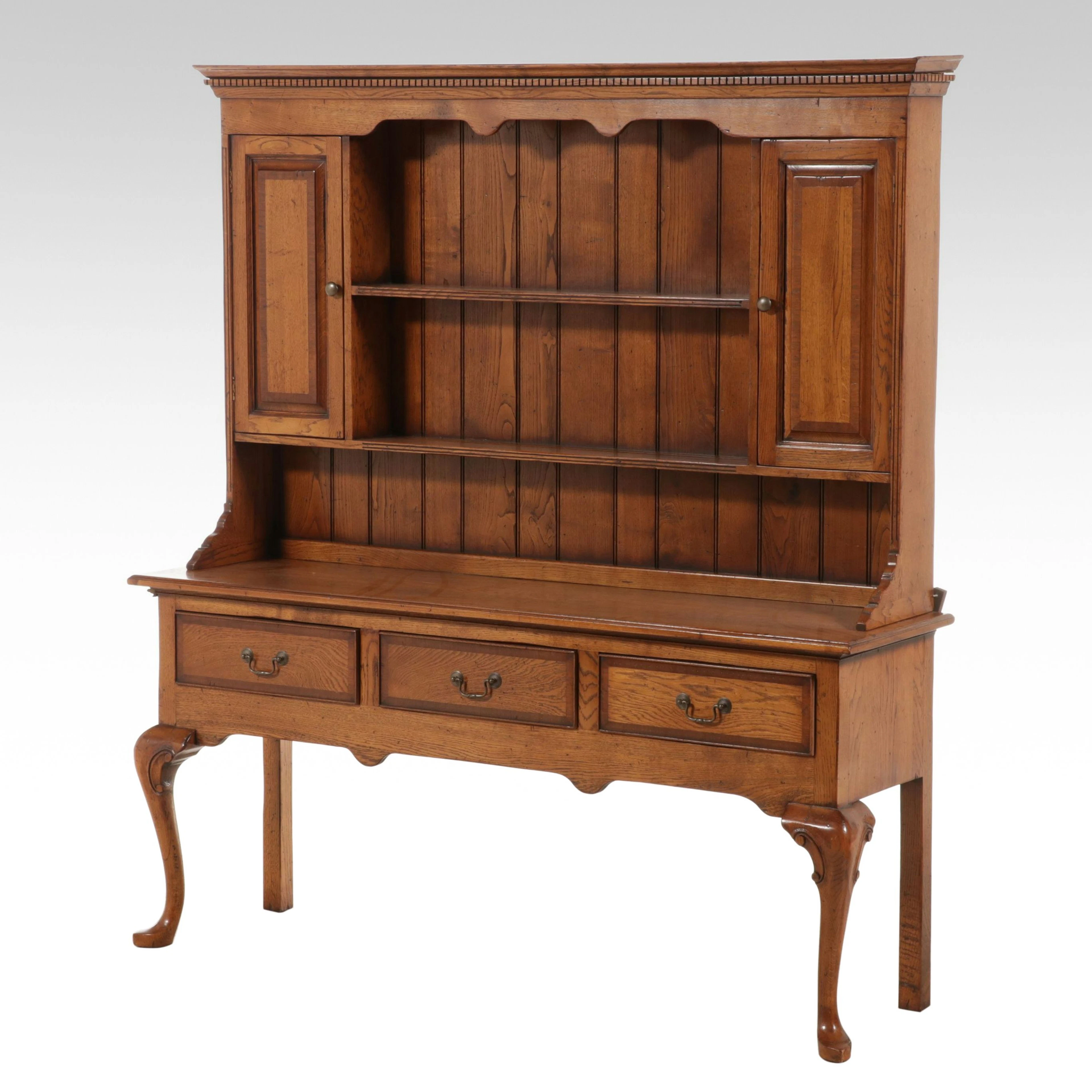 Clover Oak Welsh Style Hutch Board, Late 20th Century