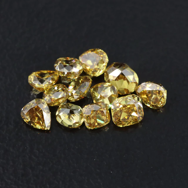 Loose 2.61 CTW Fancy Yellow Diamond Lot