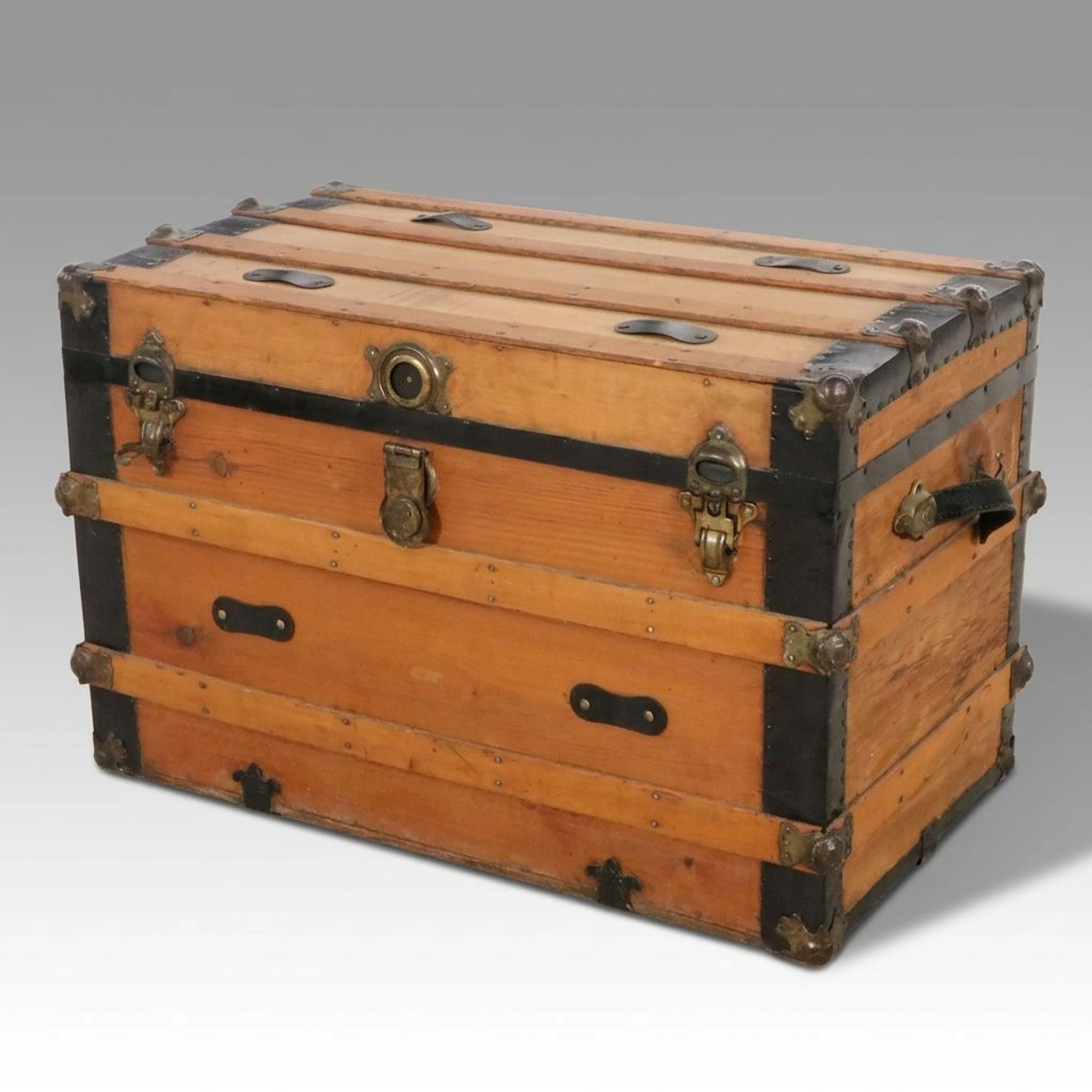 Victorian Flat-Top Slated Steamer Wooden Trunk with Plaid Inner Lining