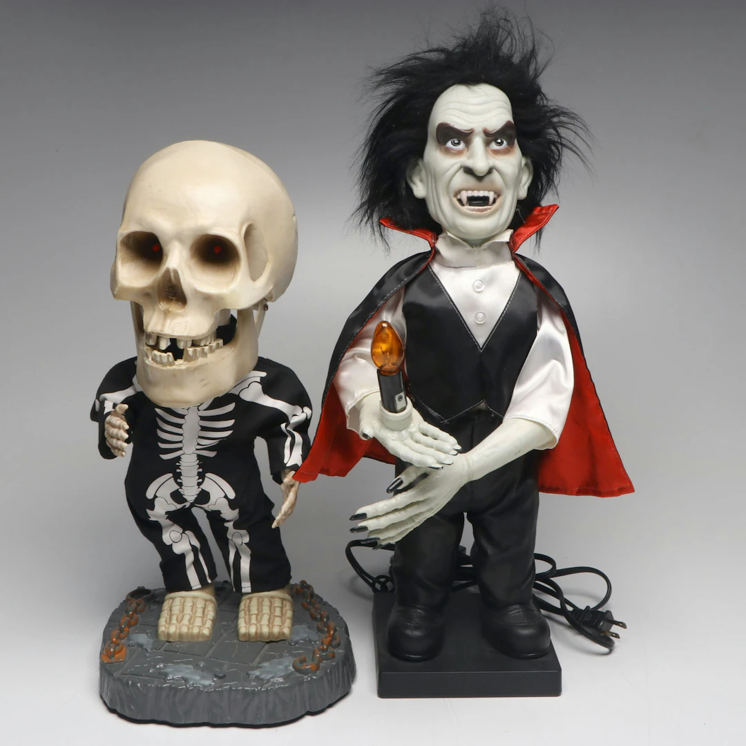 Gemmy "Big Head" Animated Skeleton with More Halloween Decorations