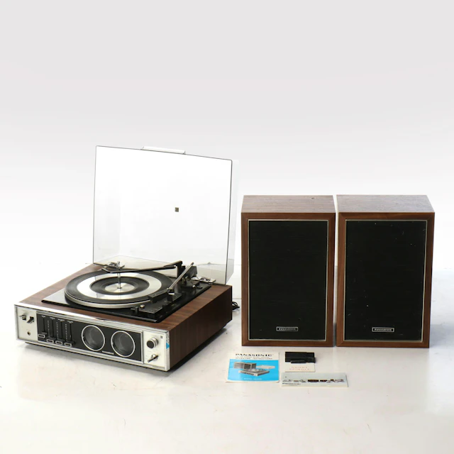 Panasonic SE-850 Turntable Stereo Music Center with Speakers