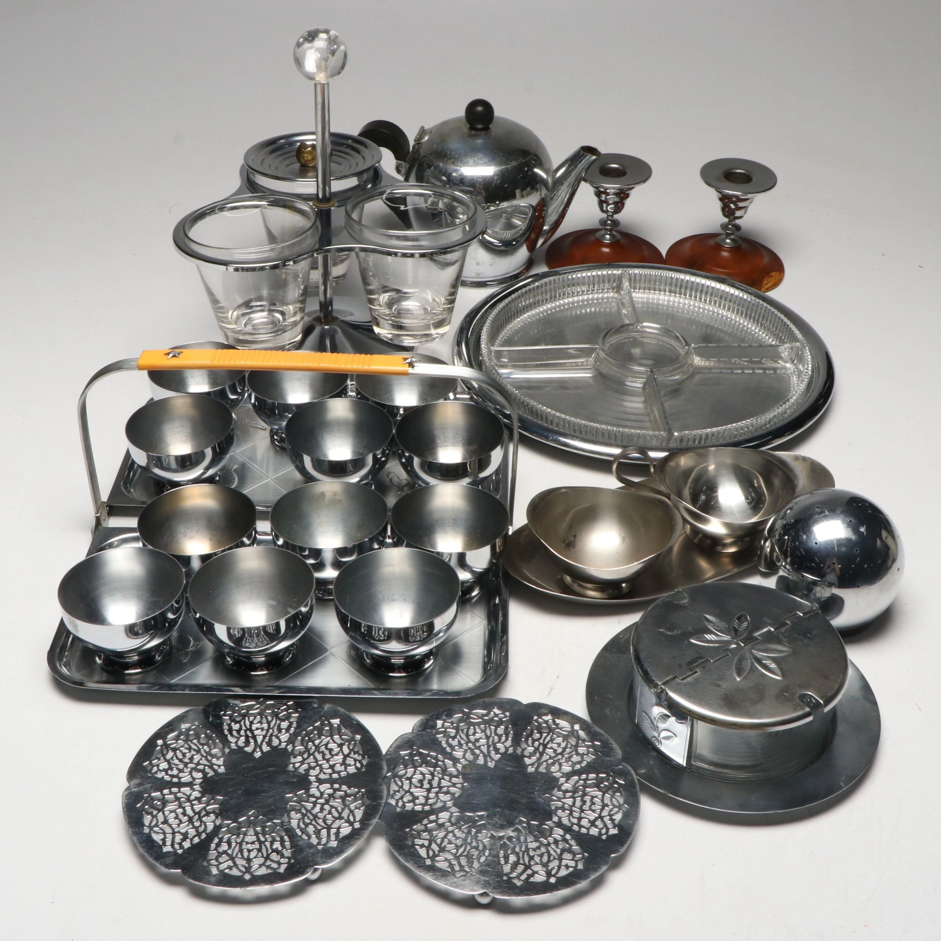 Italian Art Deco Style Teapot with Tableware and Serving Pieces, 20th Century