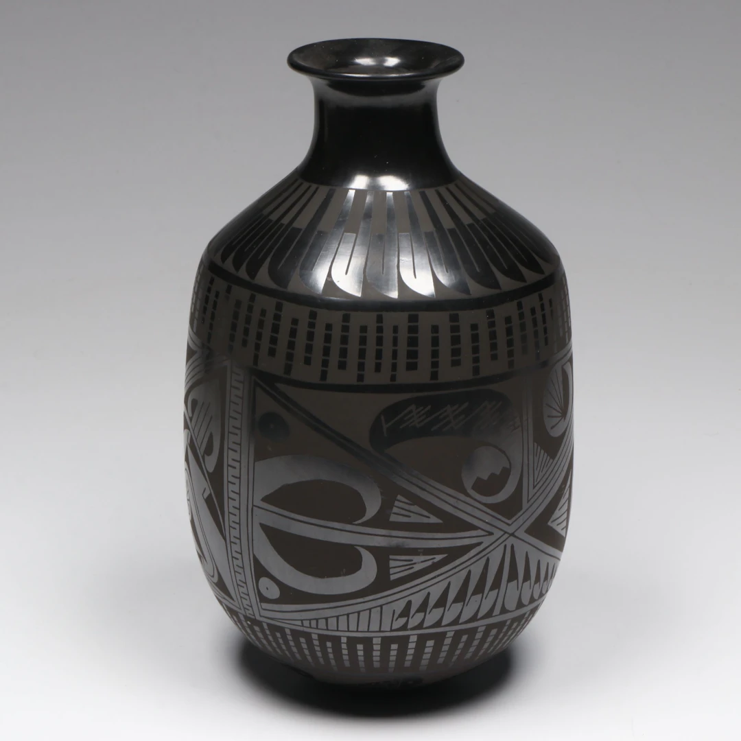 Efrain Lucero Jr. Mata Ortiz Black on Black Pottery Vase