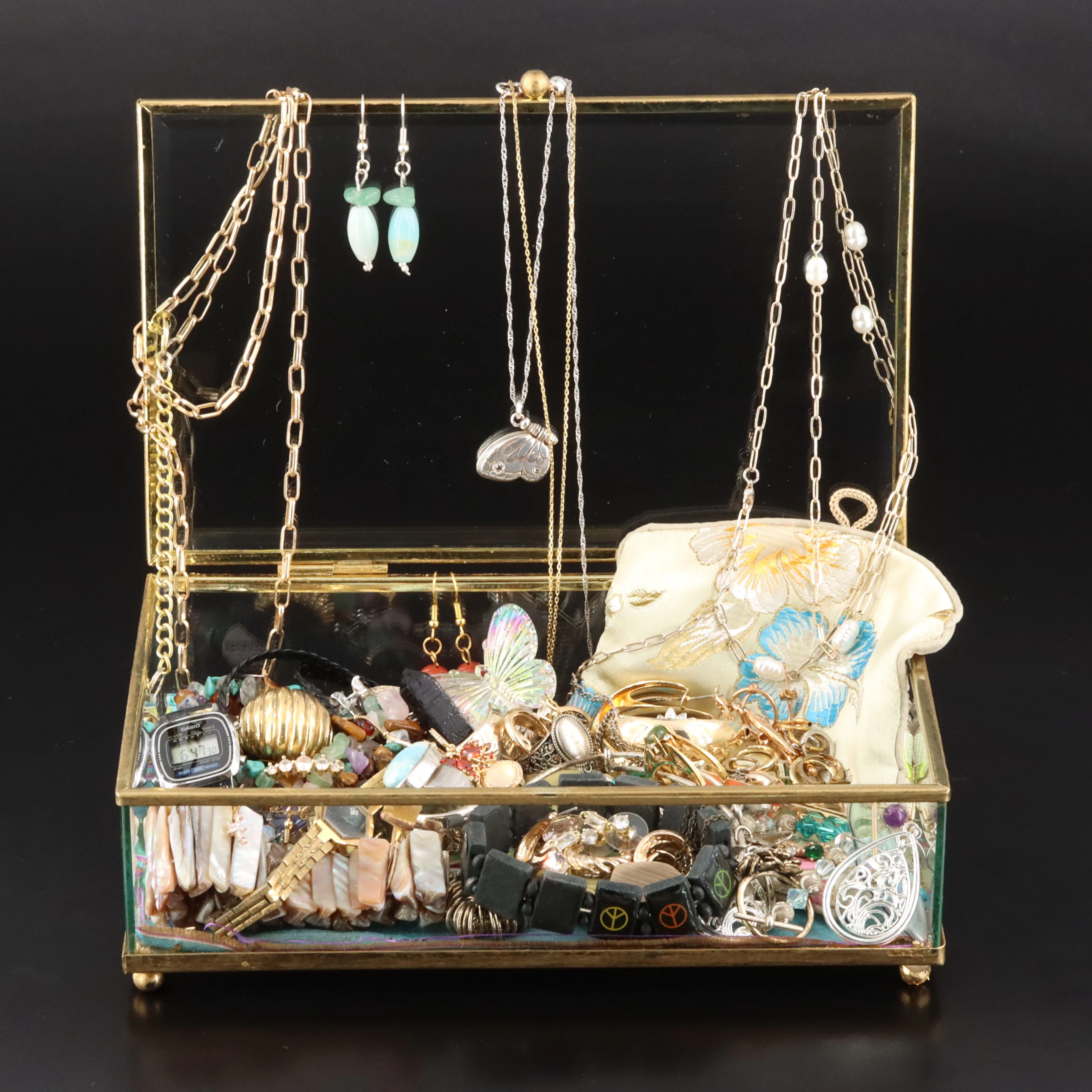 Uncommon Discoveries: Jewelry Collection