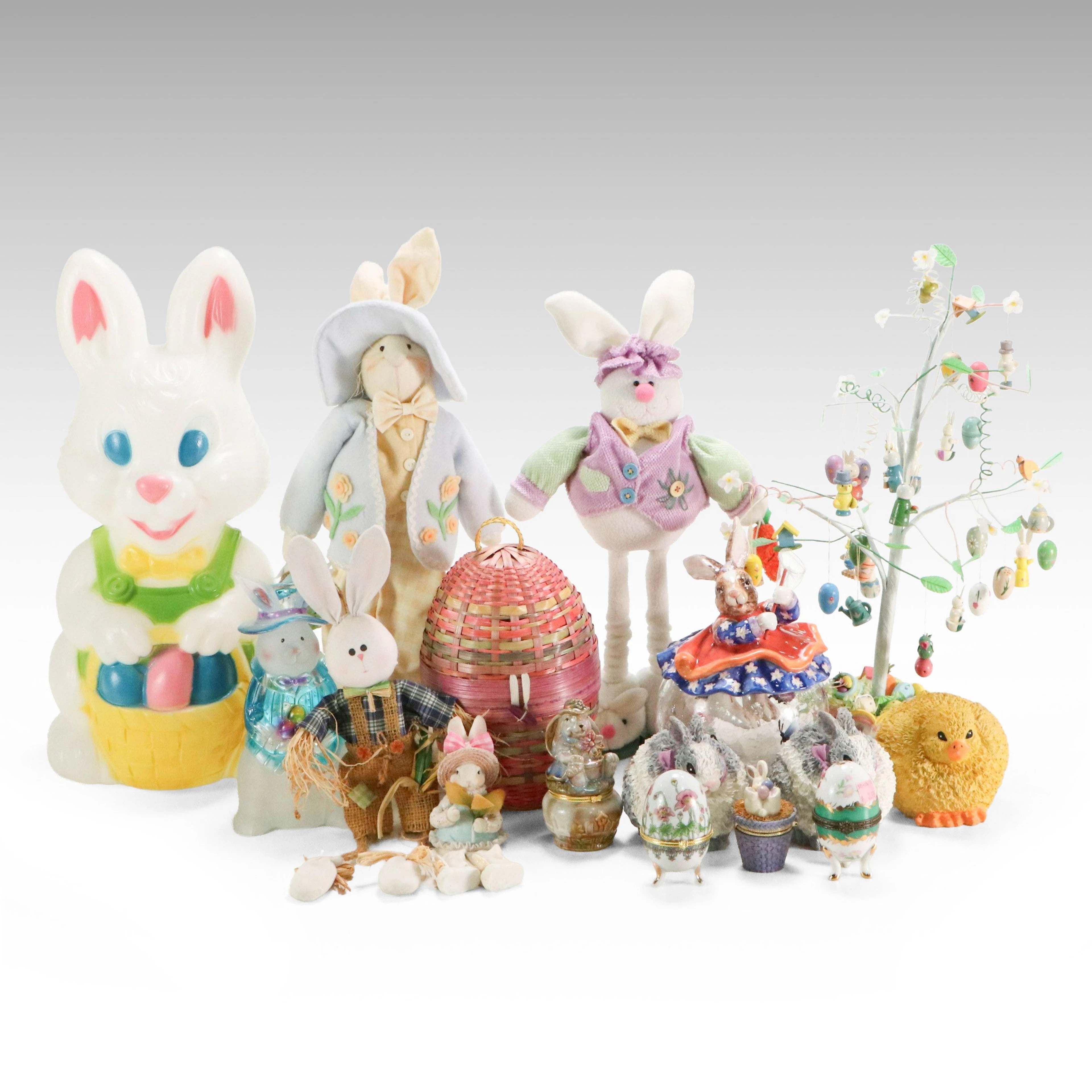 Illuminated Easter Bunny and More Easter Decorations