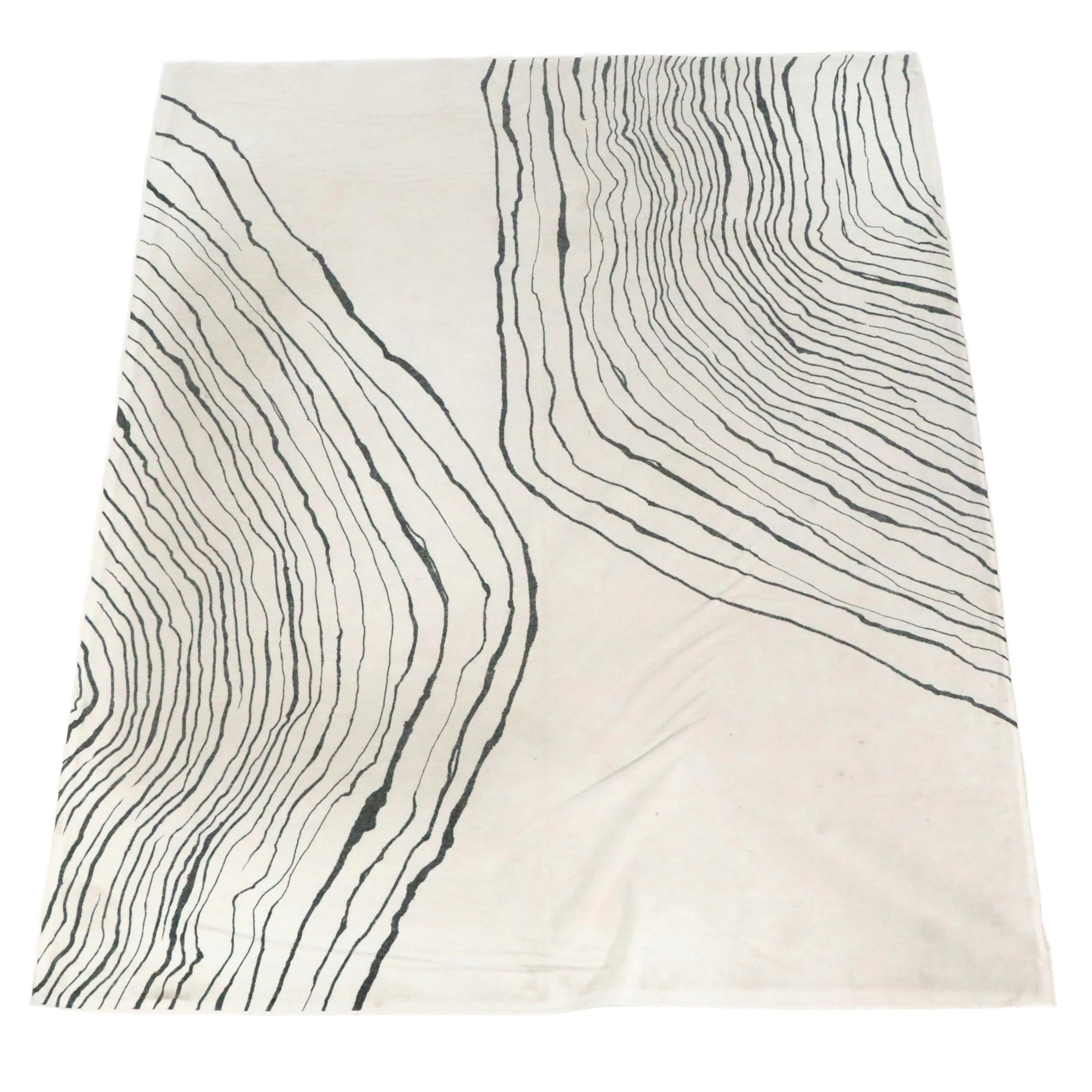 8'1 x 9'10 Machine Made Ruggable White with Black Graphic Area Rug