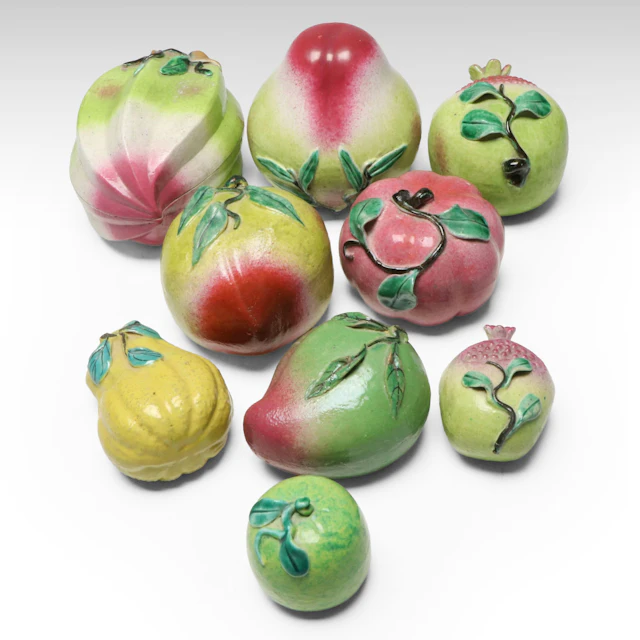 Chinese Export Ceramic Altar Fruit with Ceramic Starfruit Form Box