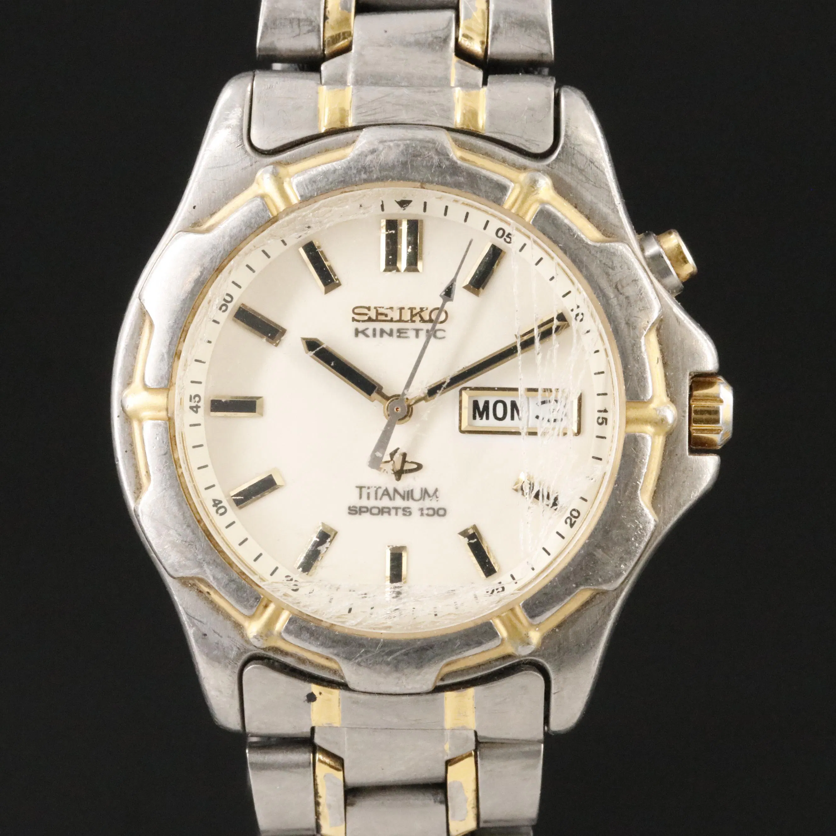 SEIKO SQ Sport 100 – Montre Dorée Chrono étanche, Style Sportif Intemporel