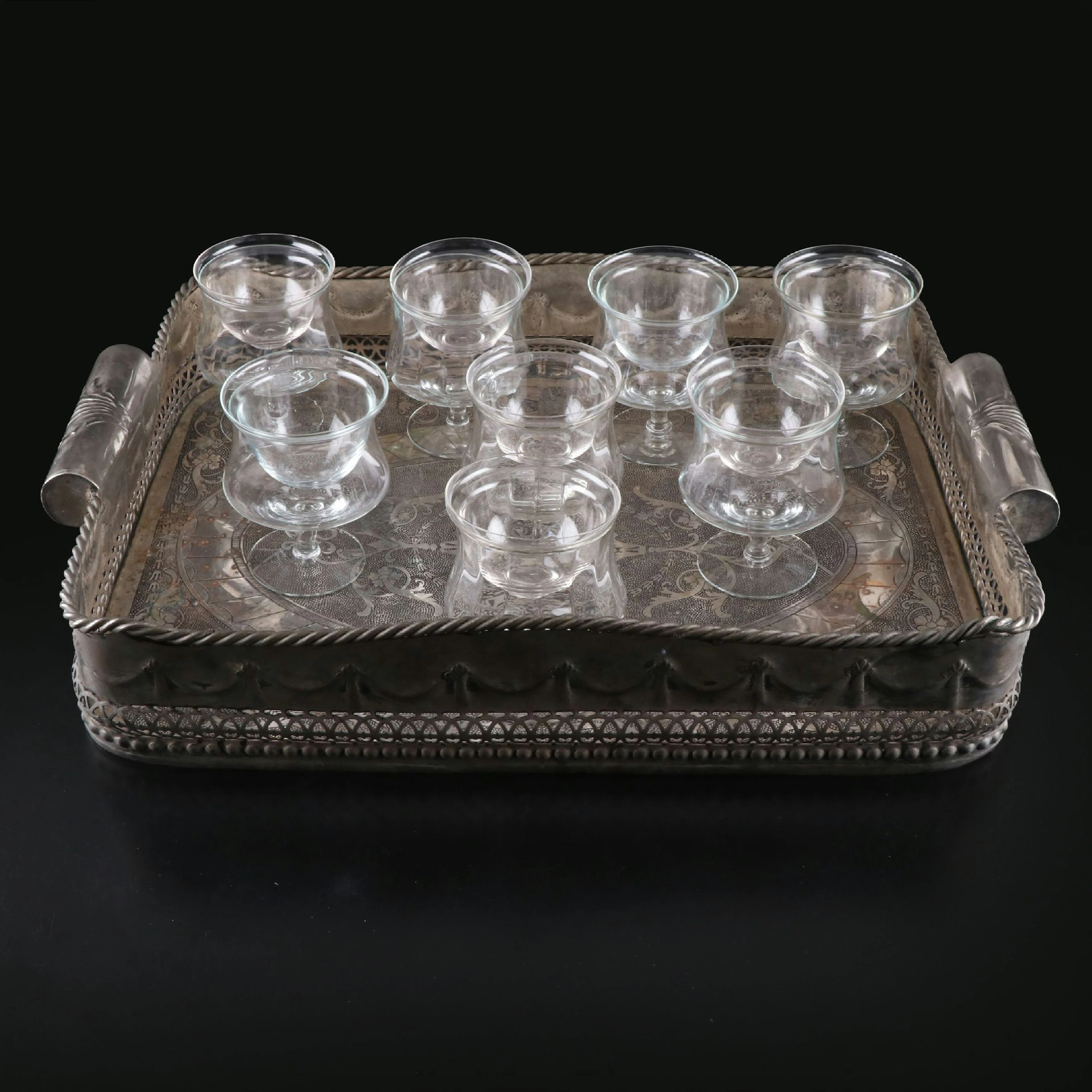 Cambridge "Corinth" Seafood Cocktails and Liners with Reticulated Metal Tray