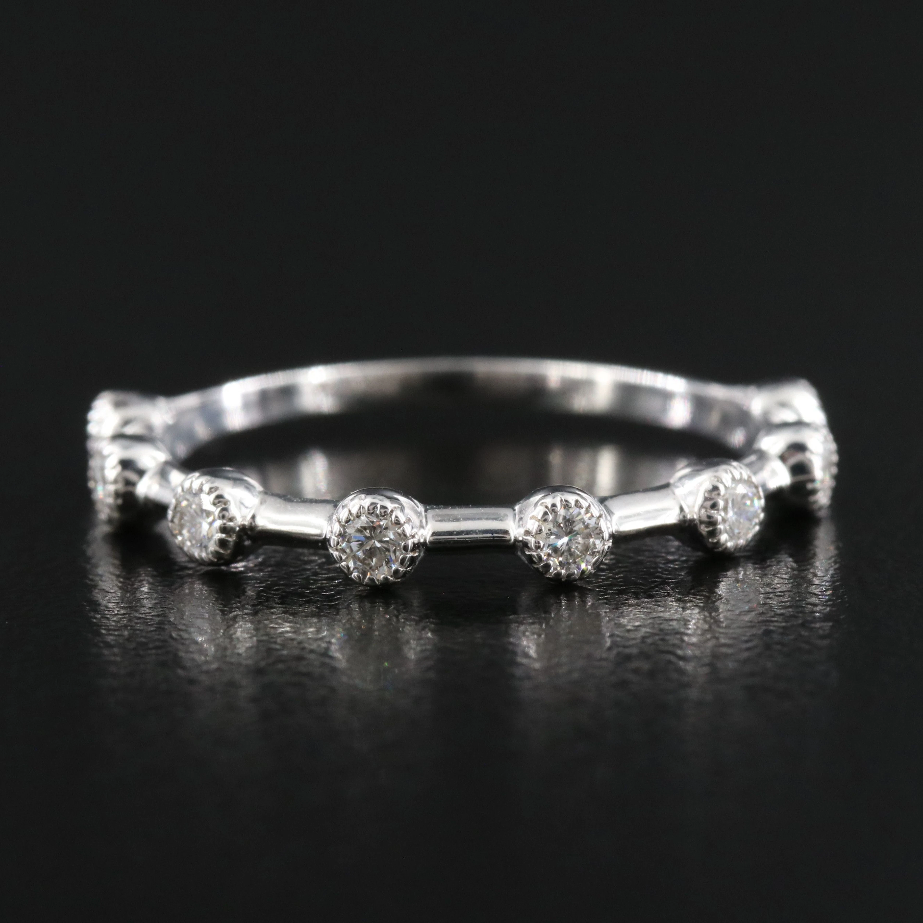 18K 0.28 CTW Diamond Station Ring