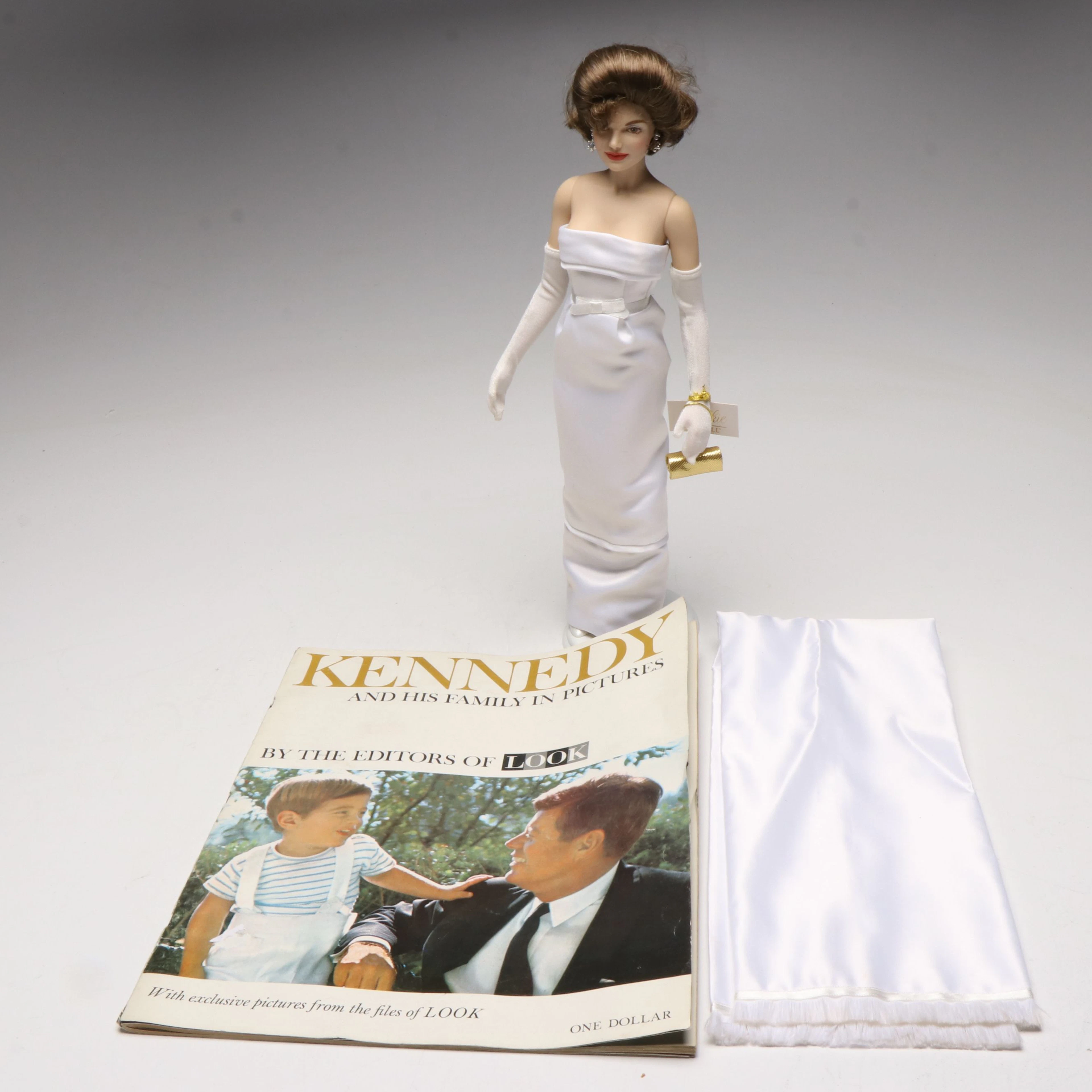 Franklin Mint "Jackie Doll" with 1963 LOOK Magazine Kennedy Family Edition