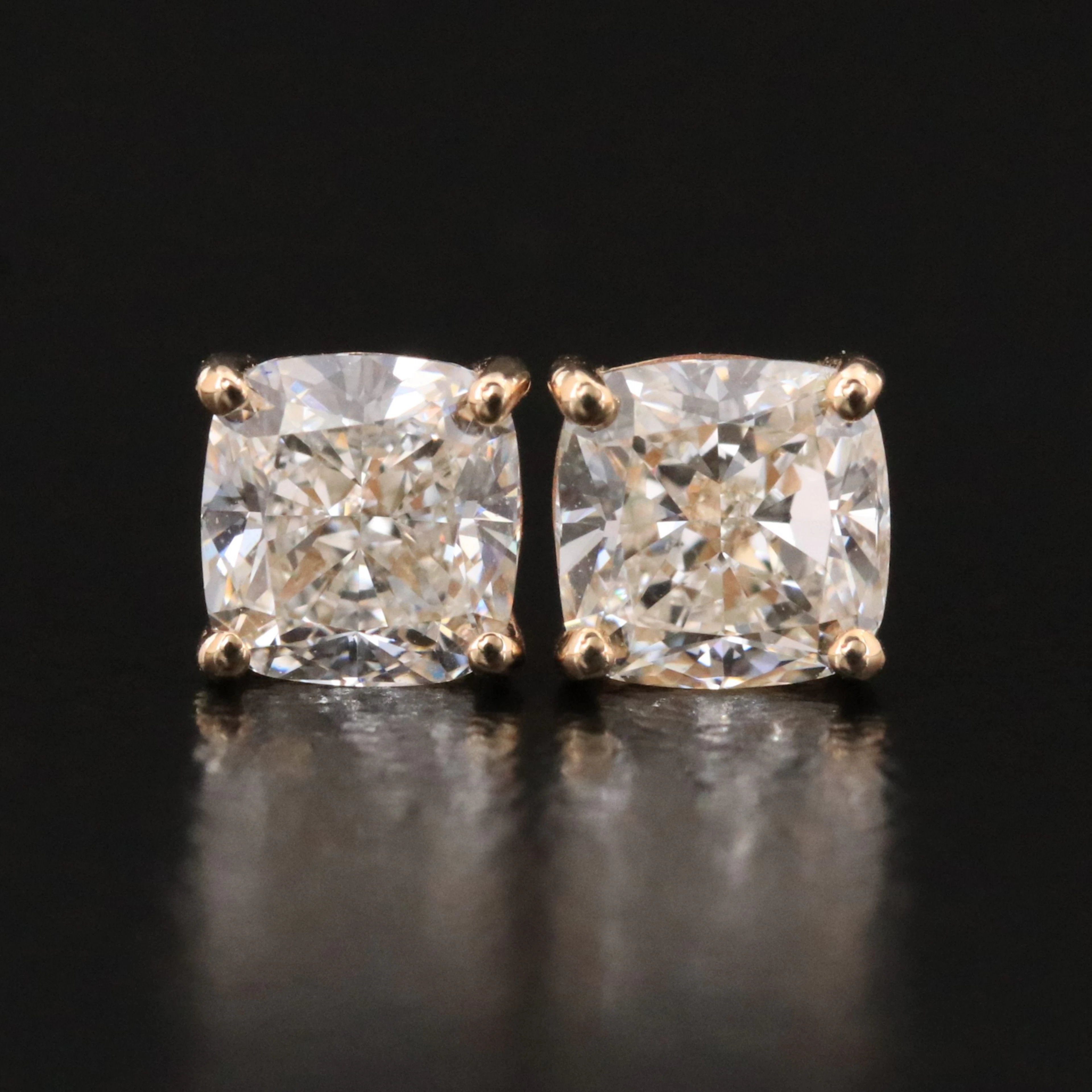 14K 1.05 CTW Diamond Earrings with GIA Reports