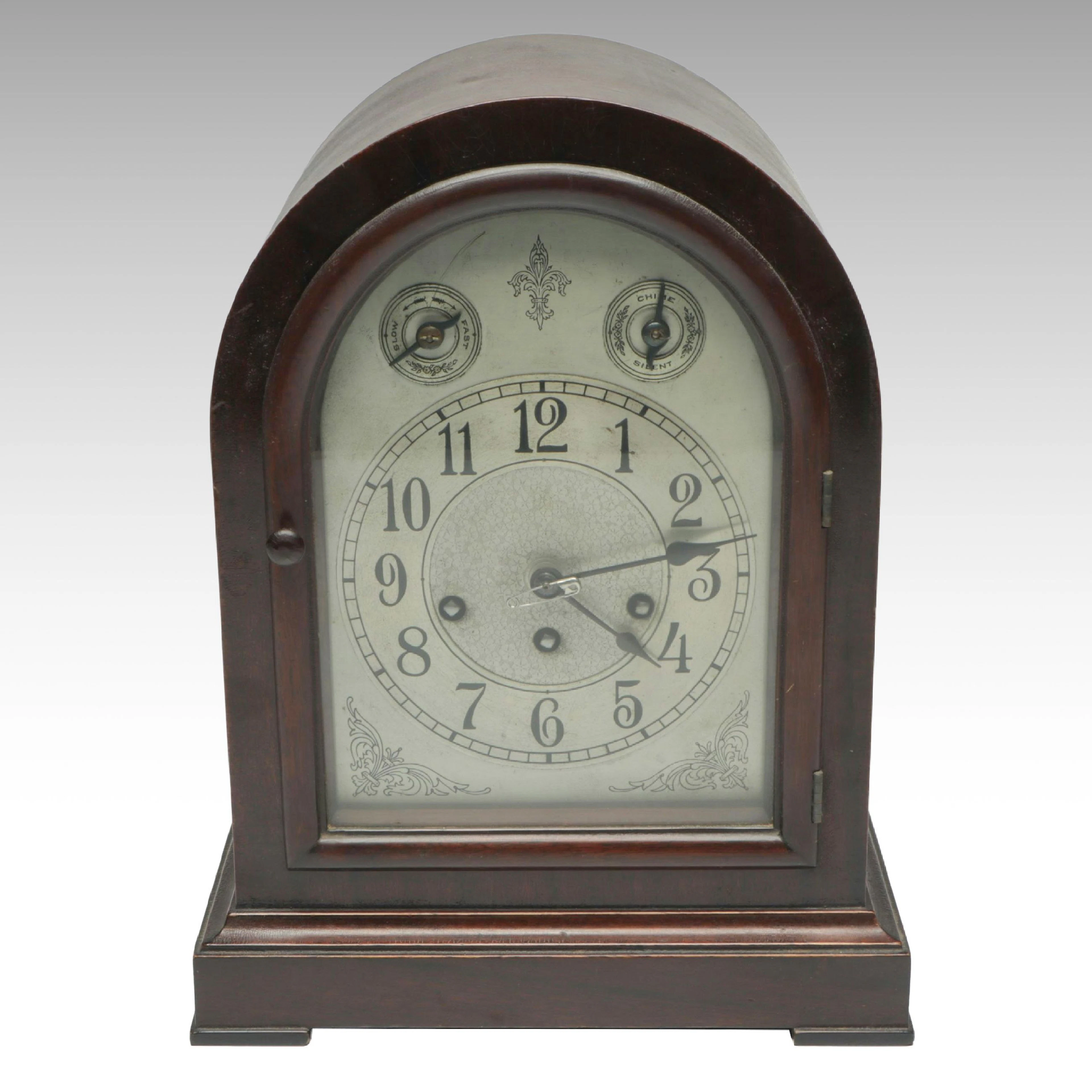 Seth Thomas Arched Wood Mantel Clock, 20th Century
