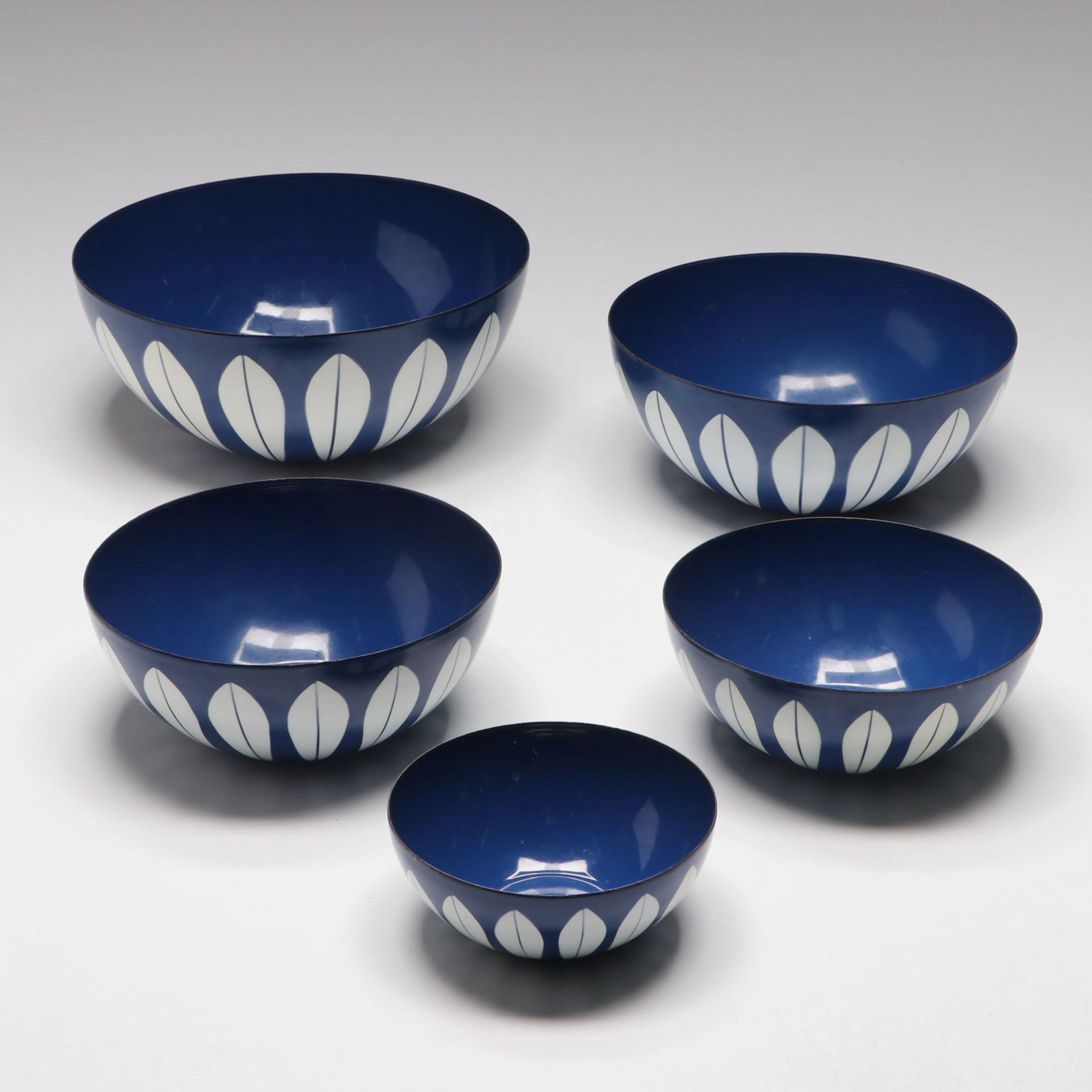 Cathrineholm Norwegian Enamel Nesting Bowl Set