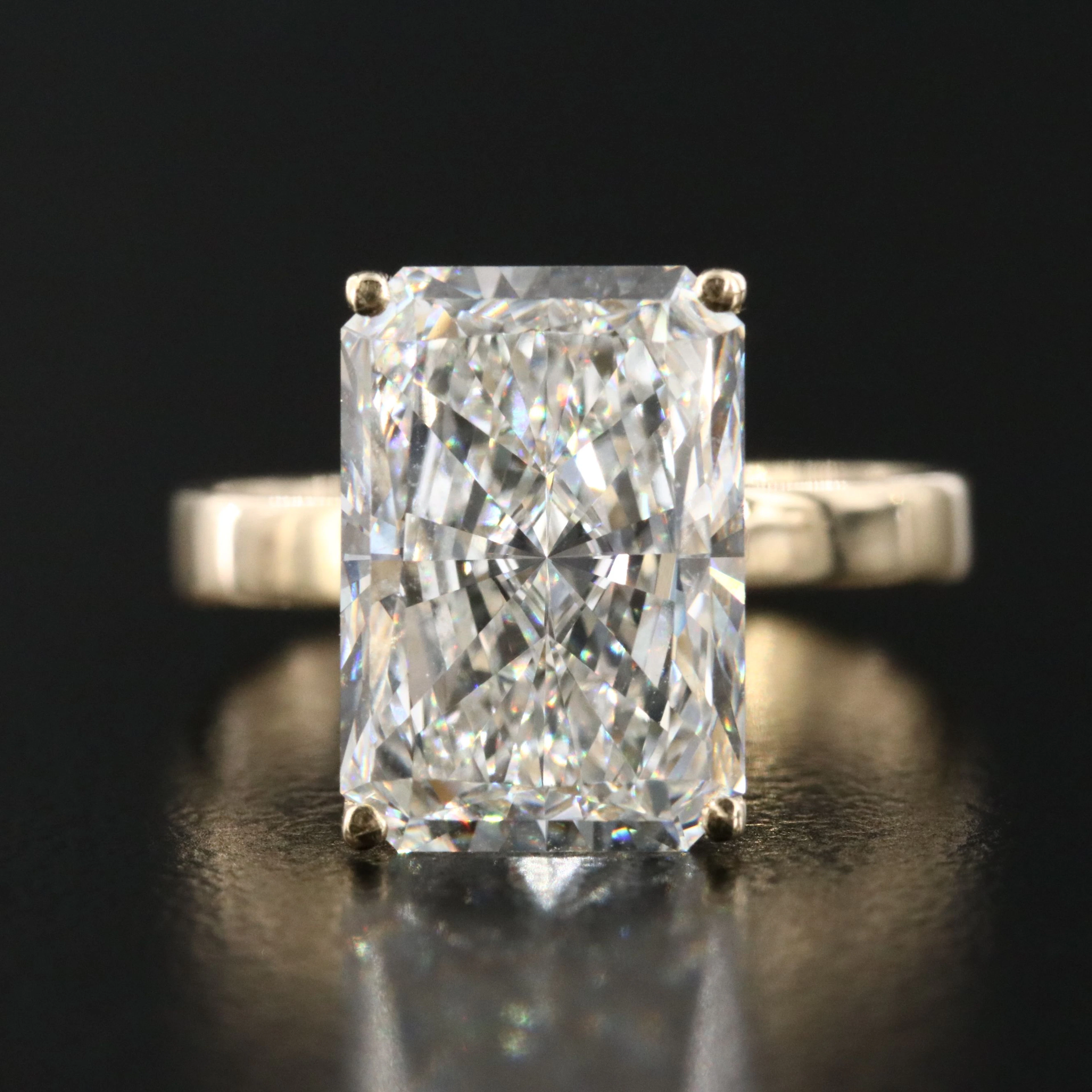 14K 5.14 CT Lab Grown Diamond Solitaire Ring with IGI Report