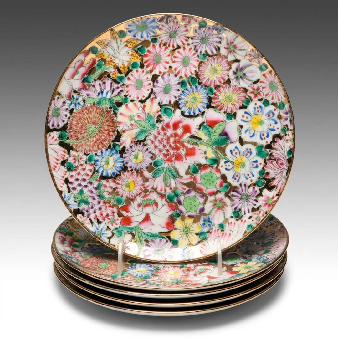 Mid-Century Japanese Hand-Painted Thousand Flowers Porcelain Dinner Plates