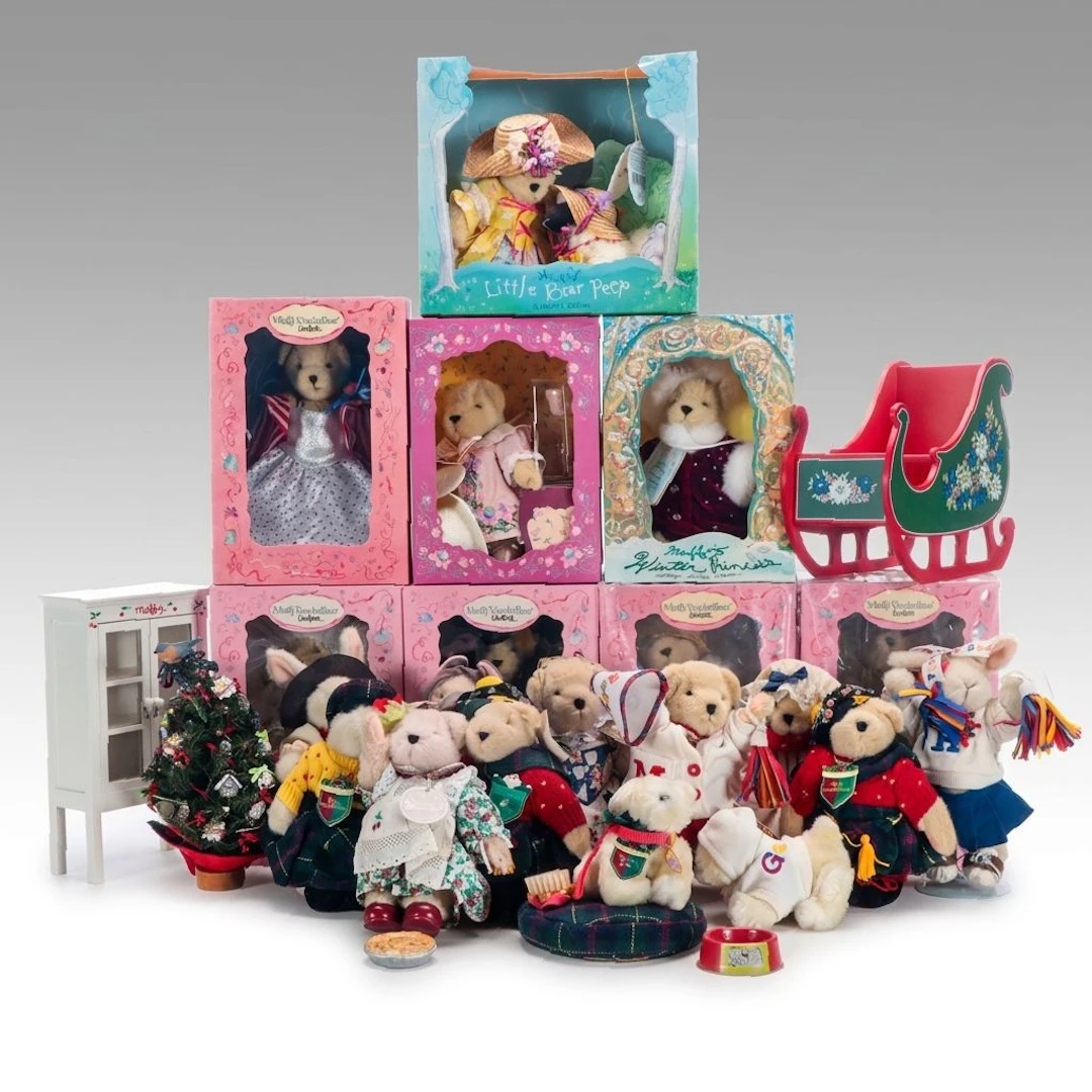 Muffy VanderBear and Hoppy VanderHare Toys with More Bears and Accessories