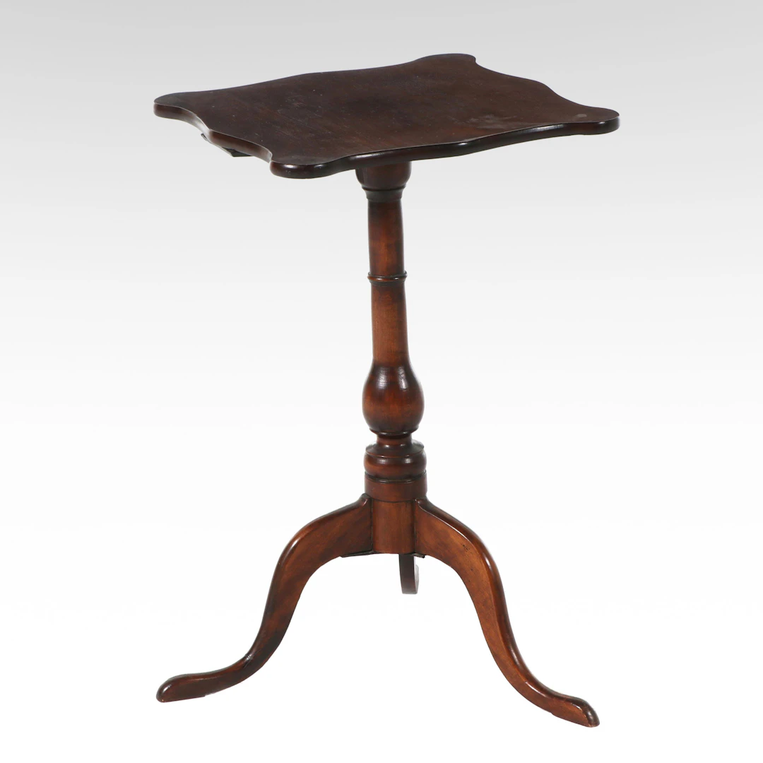 Federal Mahogany Serpentine Candlestand, Late 18th/Early 19th Century