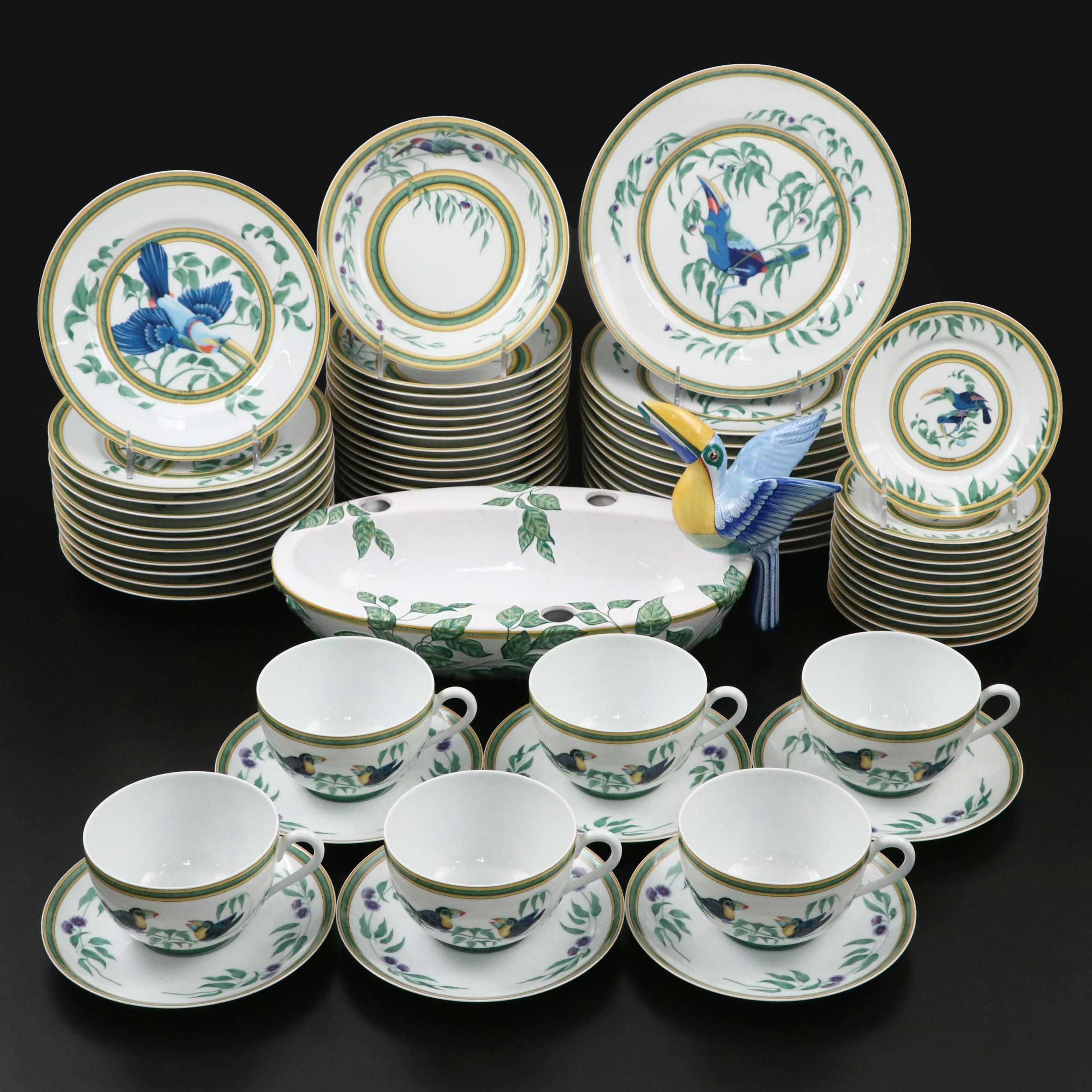 Lot - HERMES. Ensemble de service TOUCAN en porcelaine blanche de Limoges