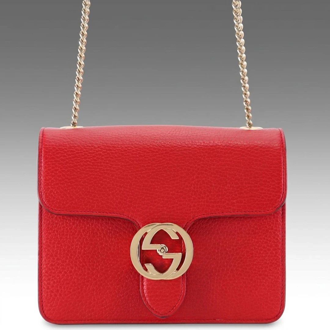 Gucci Interlocking GG Dollar Crossbody Bag in Red Grained Leather