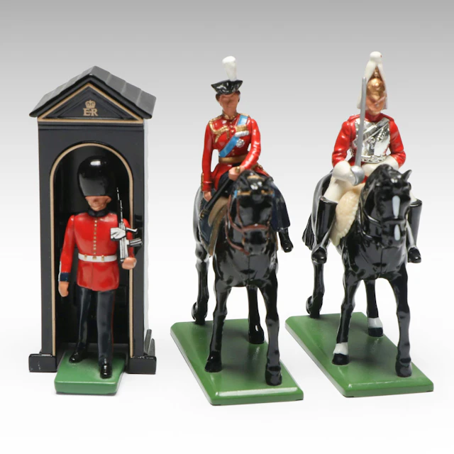 Britains "H.M. Queen Elizabeth II" with British Guard and Bus Metal Figurines