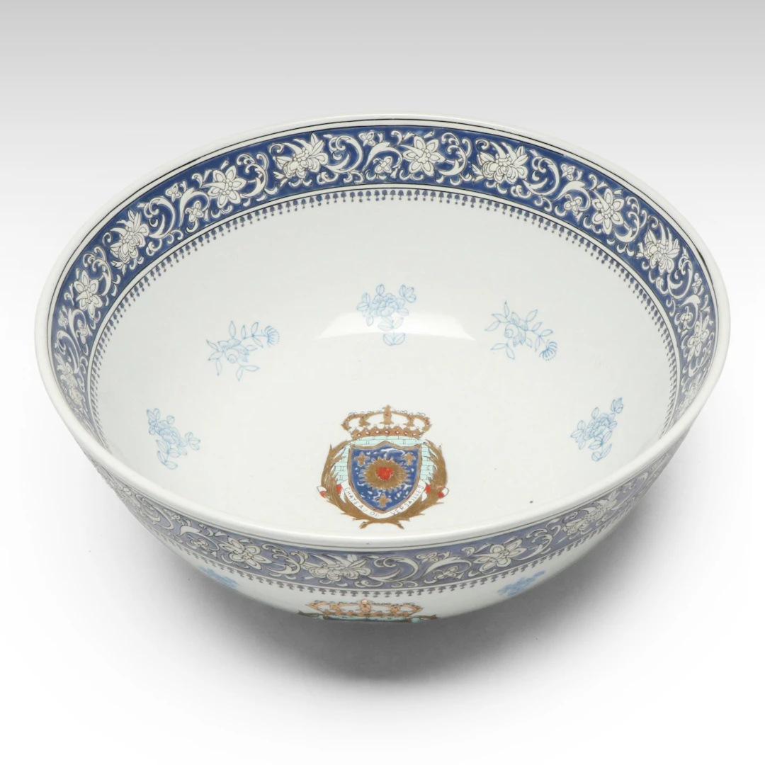 Chinese Export Porcelain Armorial Bowl, Mid-20th Century