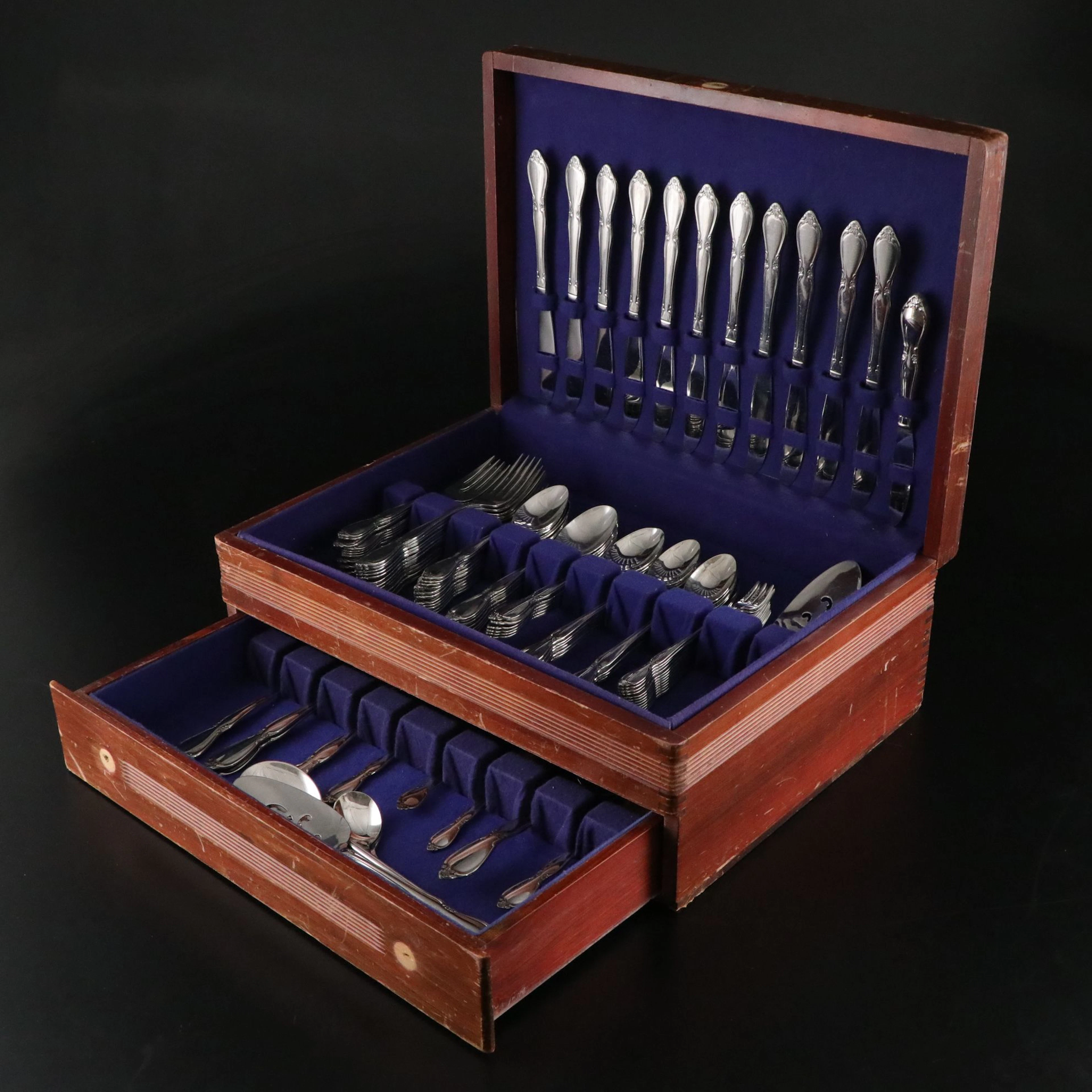 Oneida Community "Chateau" Stainless Flatware and Leonard Silver Plate