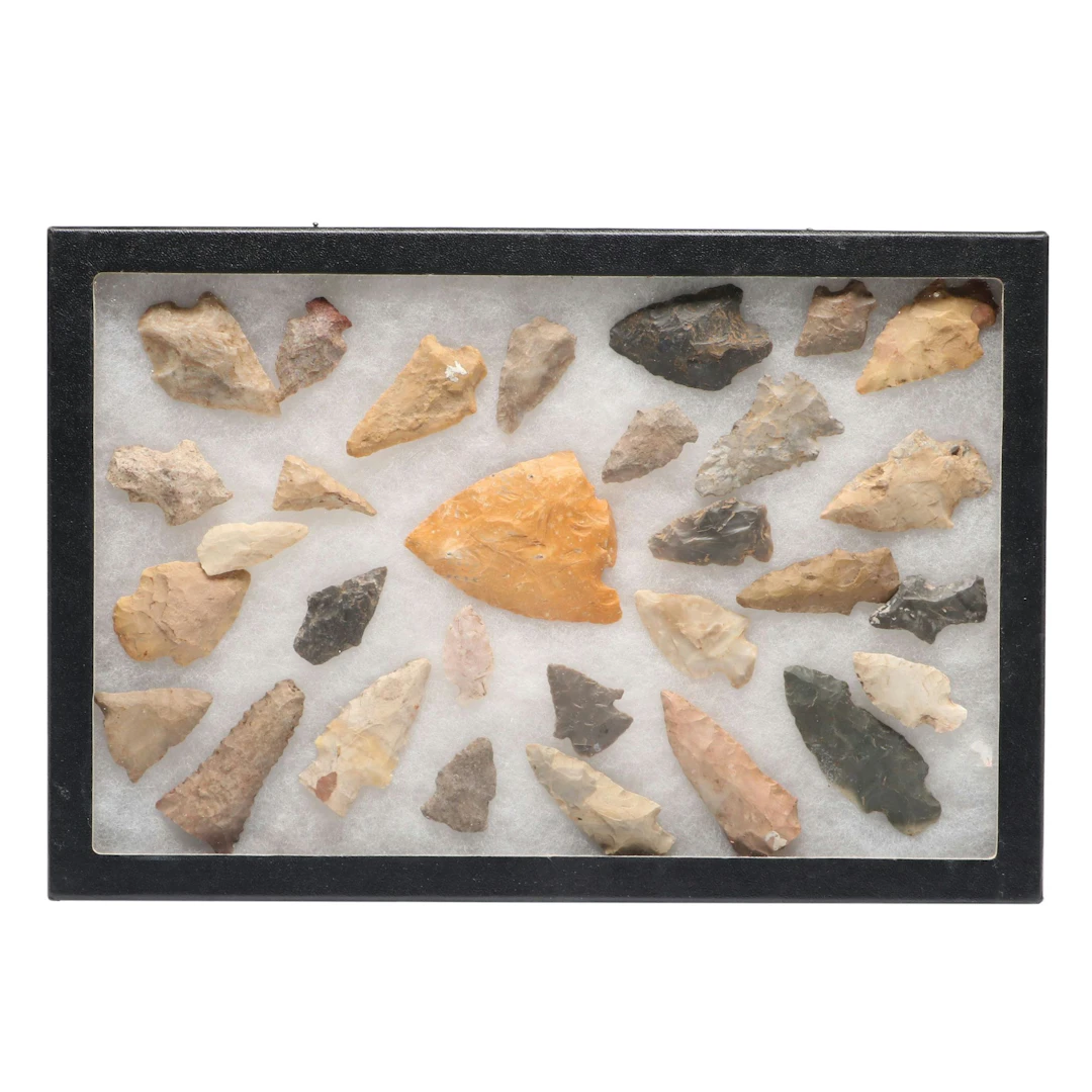 Knapped Chert Arrowheads and Other Projectile Points