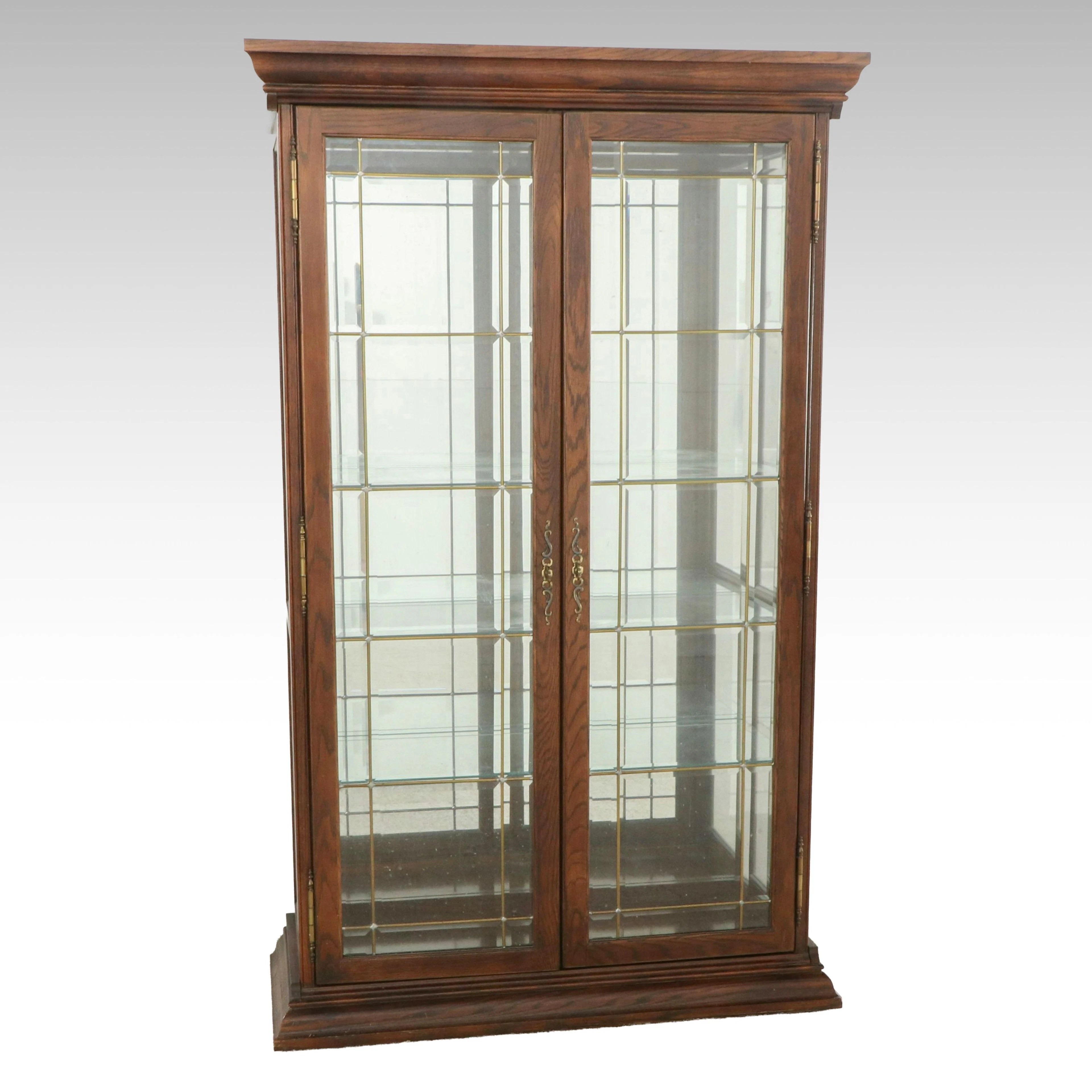 Pulaski Furniture Traditional Style Oak Display Cabinet