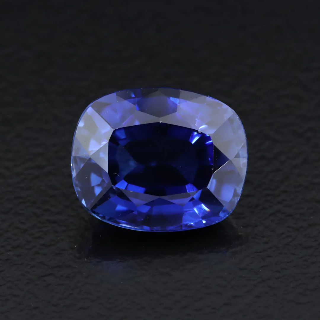 Loose 7.92 CT Lab Grown Sapphire