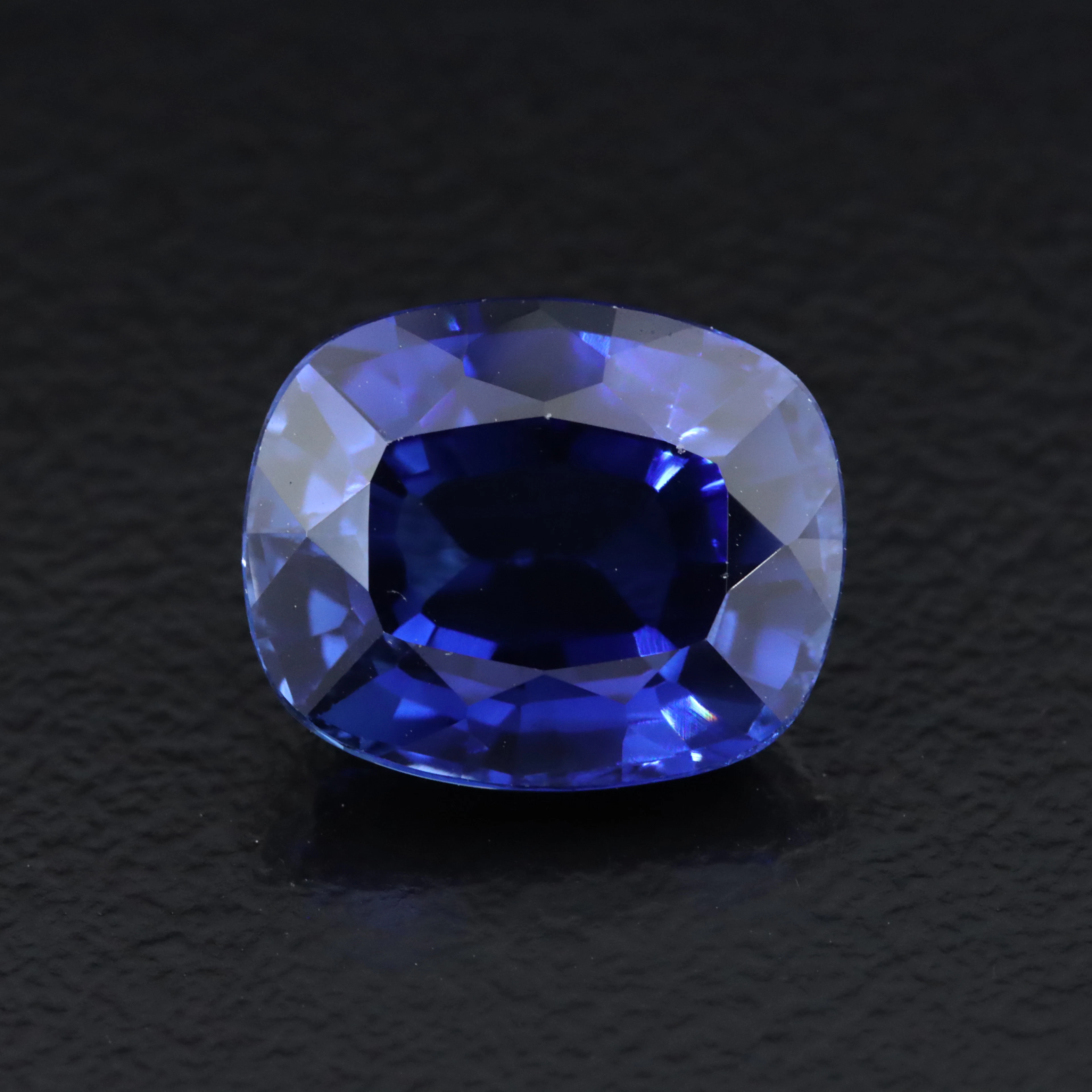 Loose 7.92 CT Lab Grown Sapphire