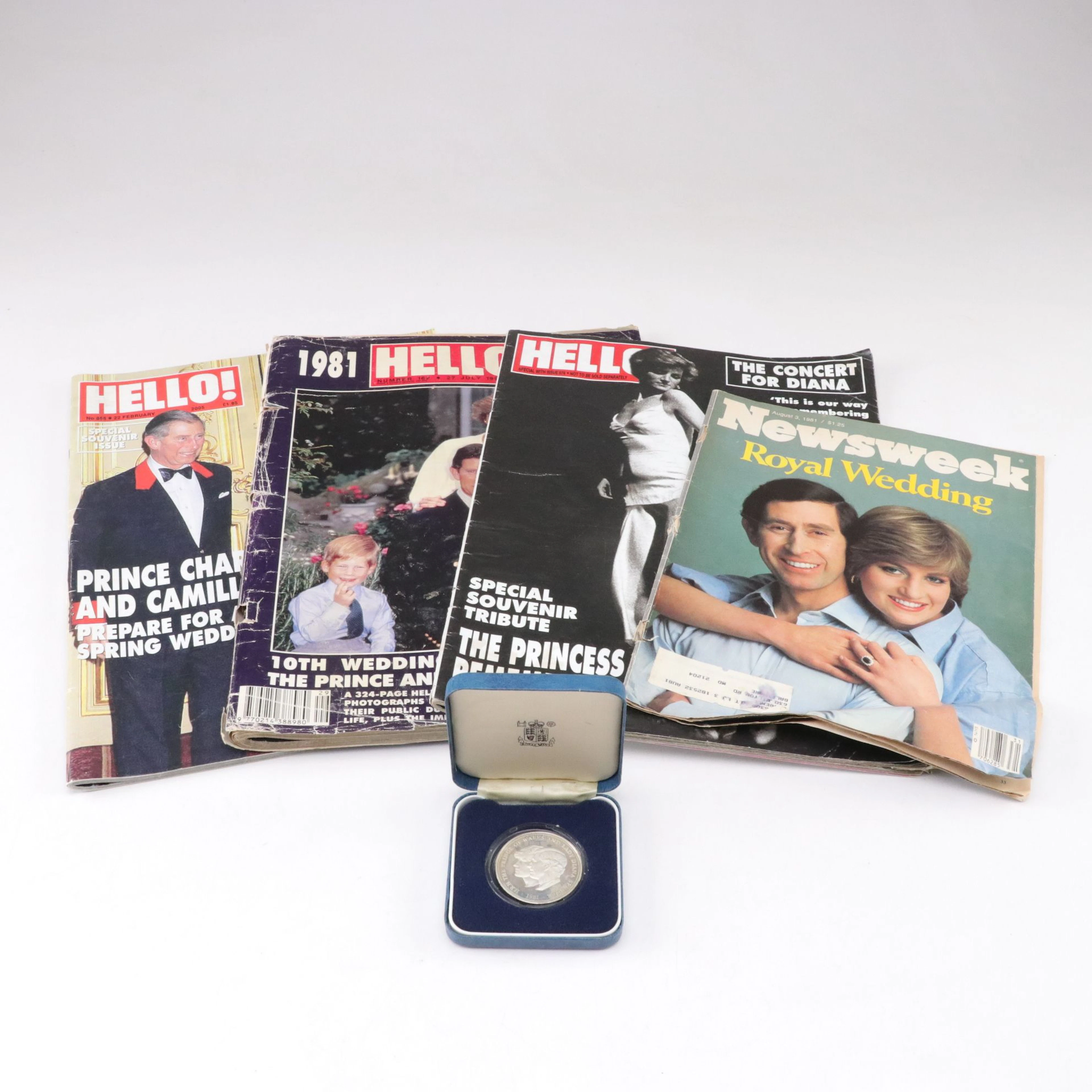 Royal Mint Sterling Silver Lady Diana & Prince of Wales Coin with Magazines