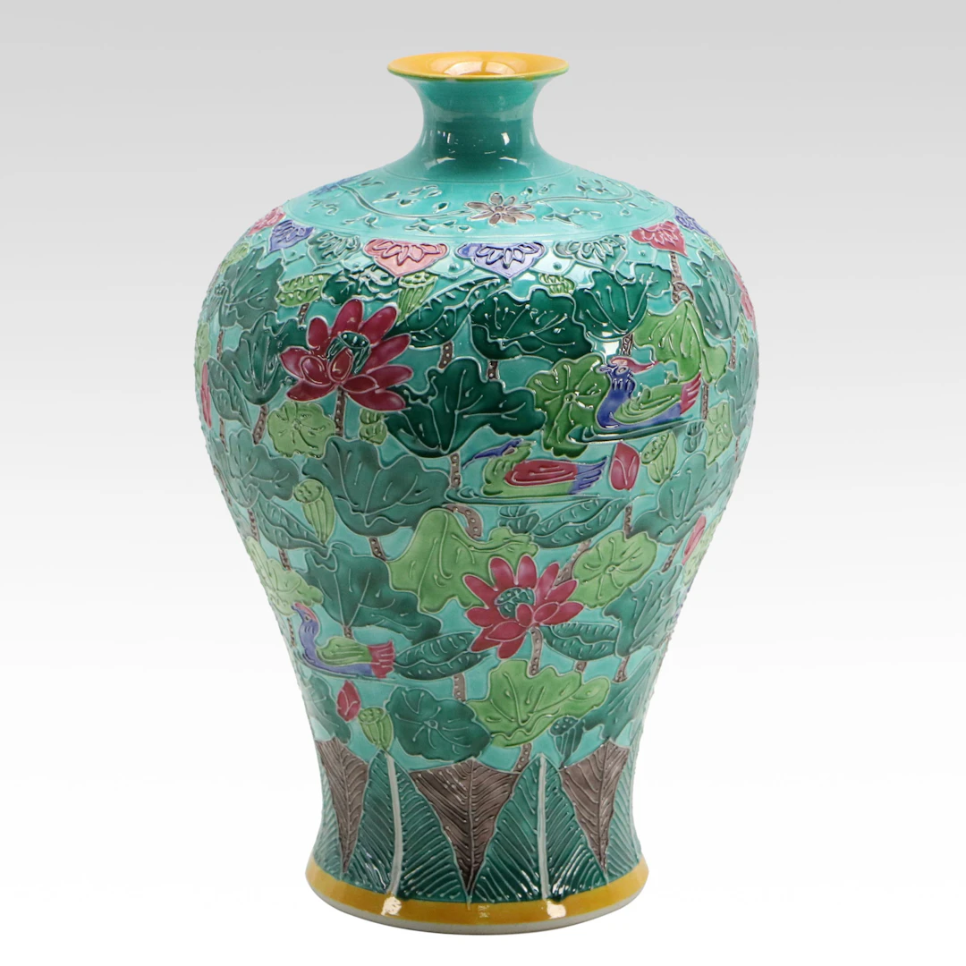 Chinese Fahua Style Lotus Blossom and Waterbird Motif Porcelain Lobed Vase