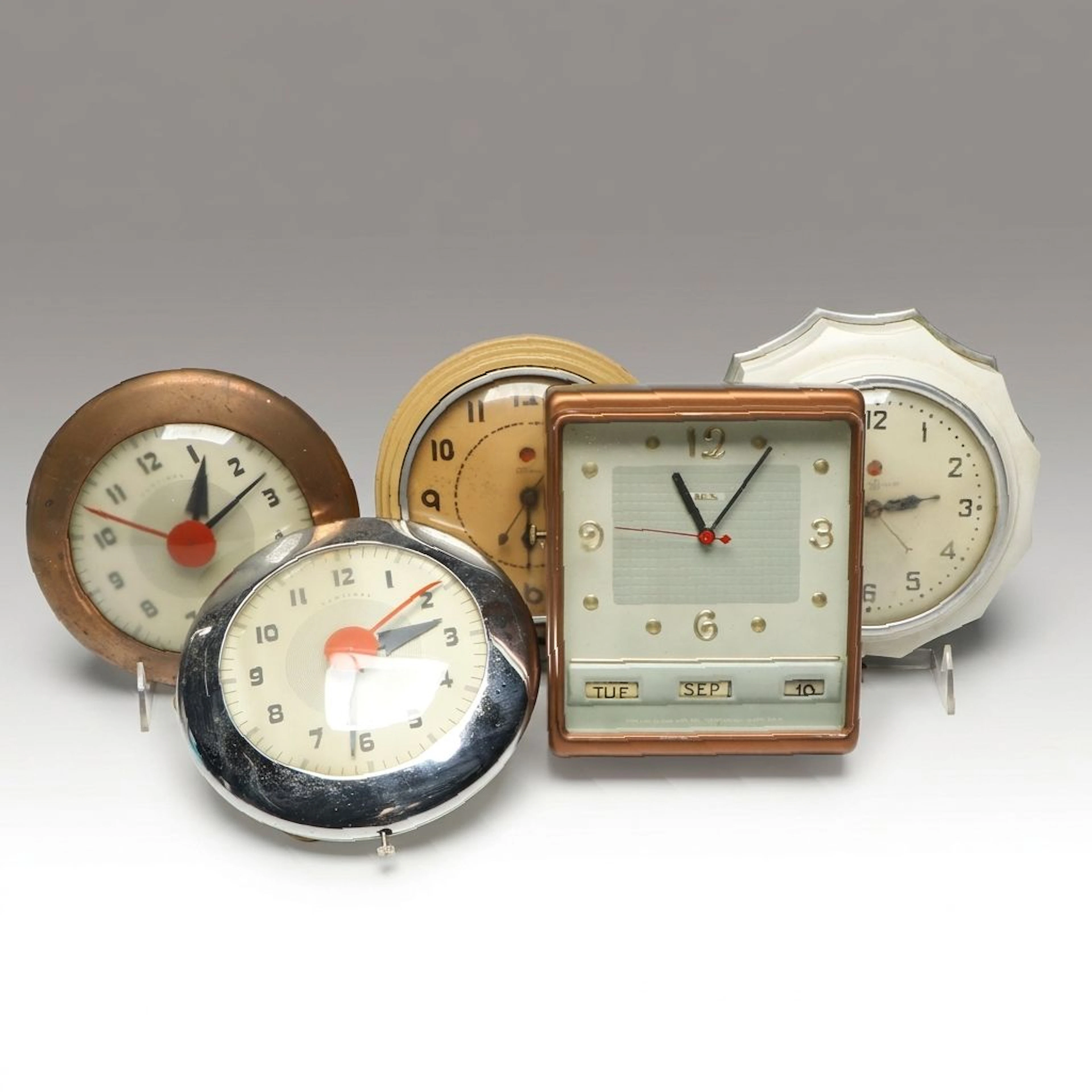 Vintage Lux, Telechron, General Electric and More Wall Clocks