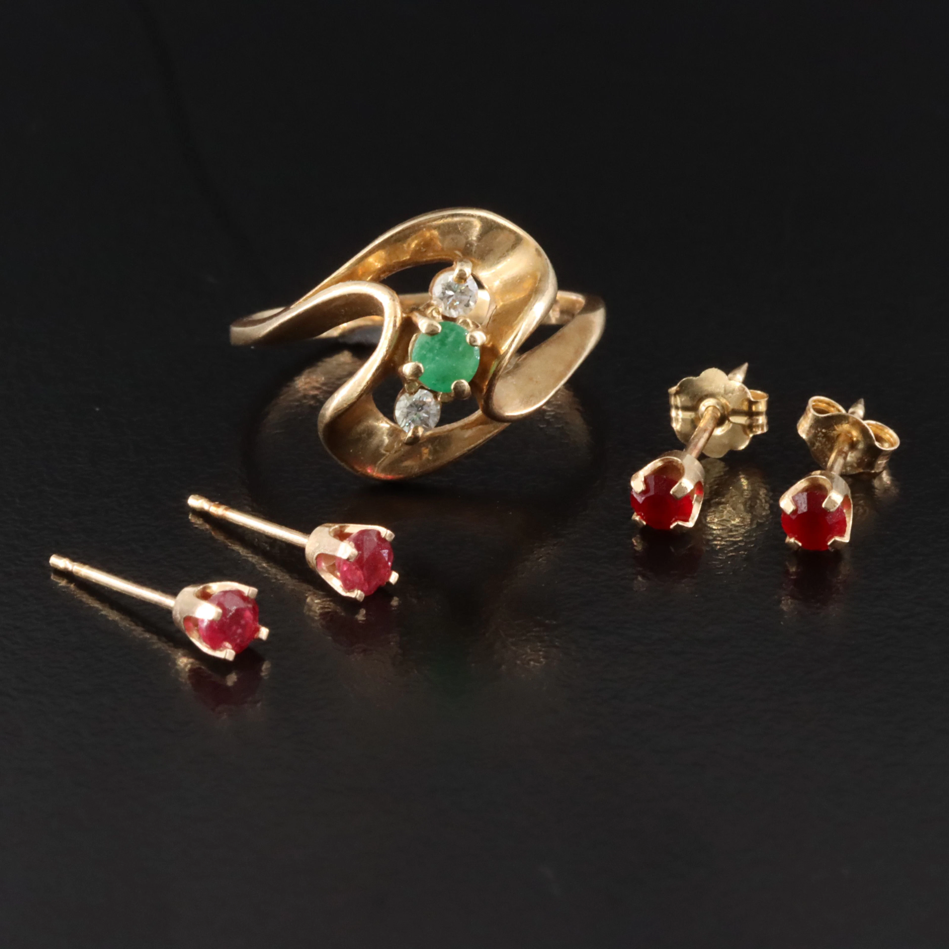 14K Emerald and Diamond Wave Ring and Ruby & Glass Stud Earrings Grouping