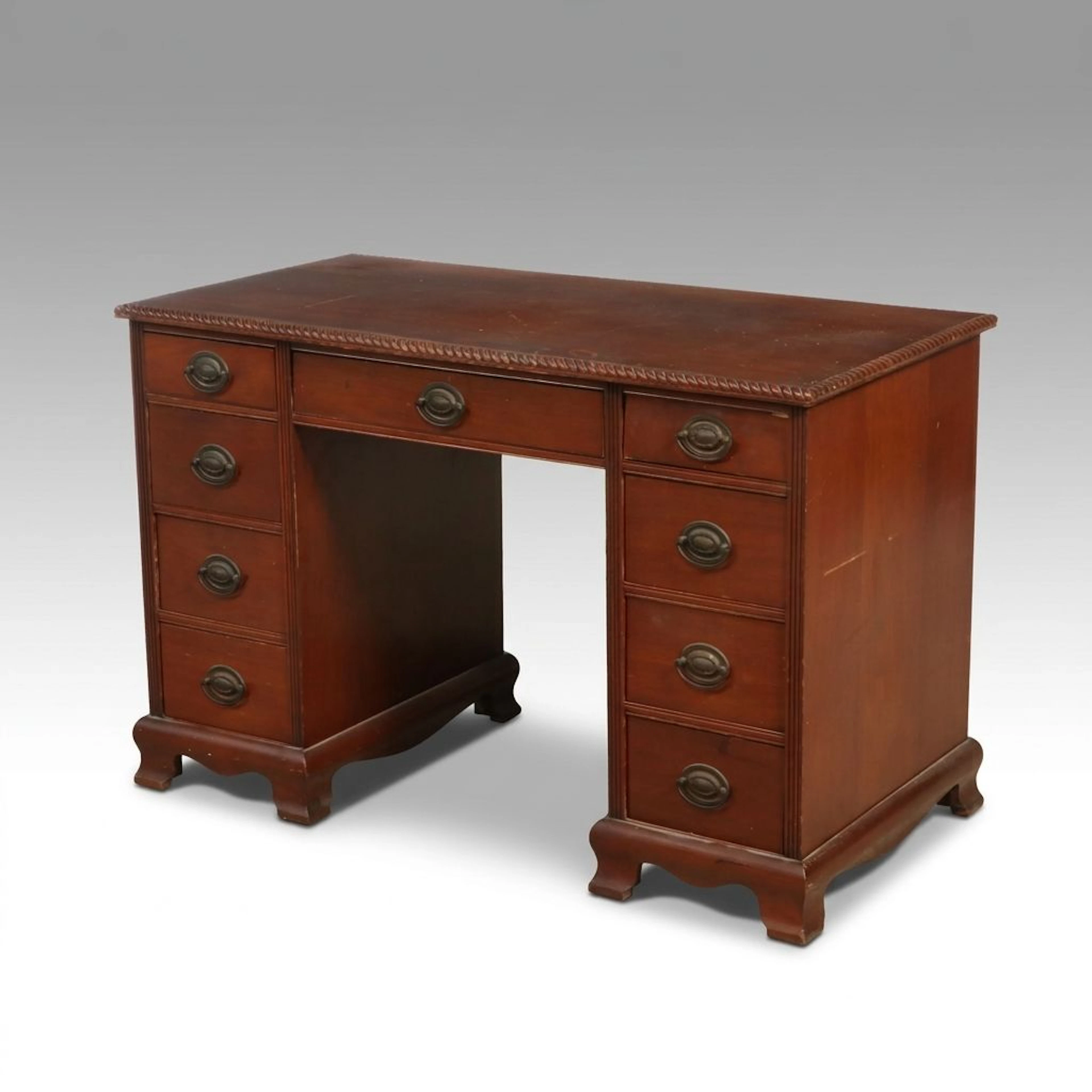 Georgian Style Mahogany Kneehole Desk, Mid to Late 20th Century