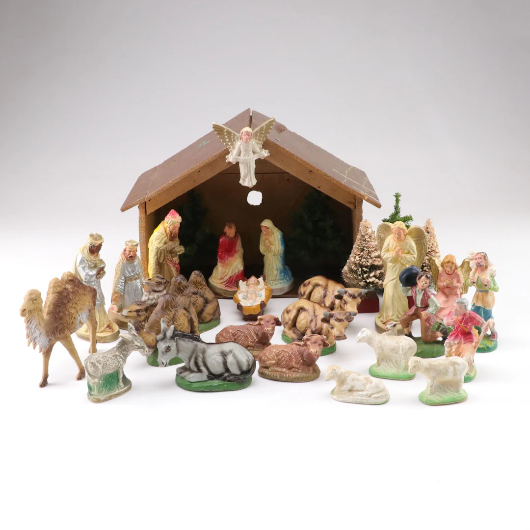 Wooden Stable with Italian Nativity Set
